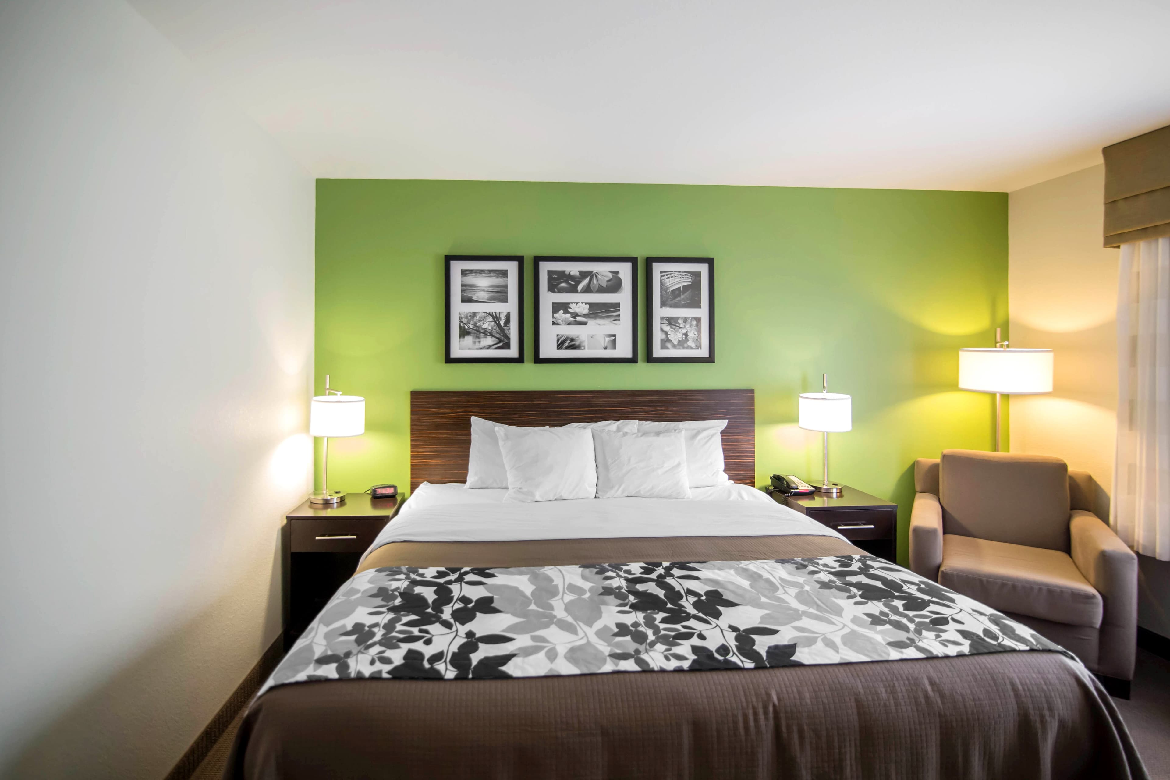 Sleep Inn & Suites Haysville - Wichita South - Image 5
