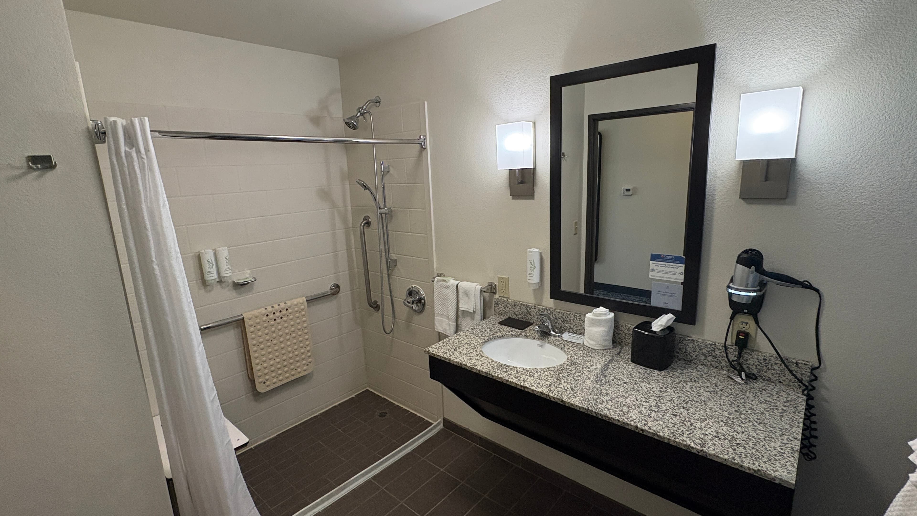 1 King Bed, Mobility and Hearing Accessible - Image 3