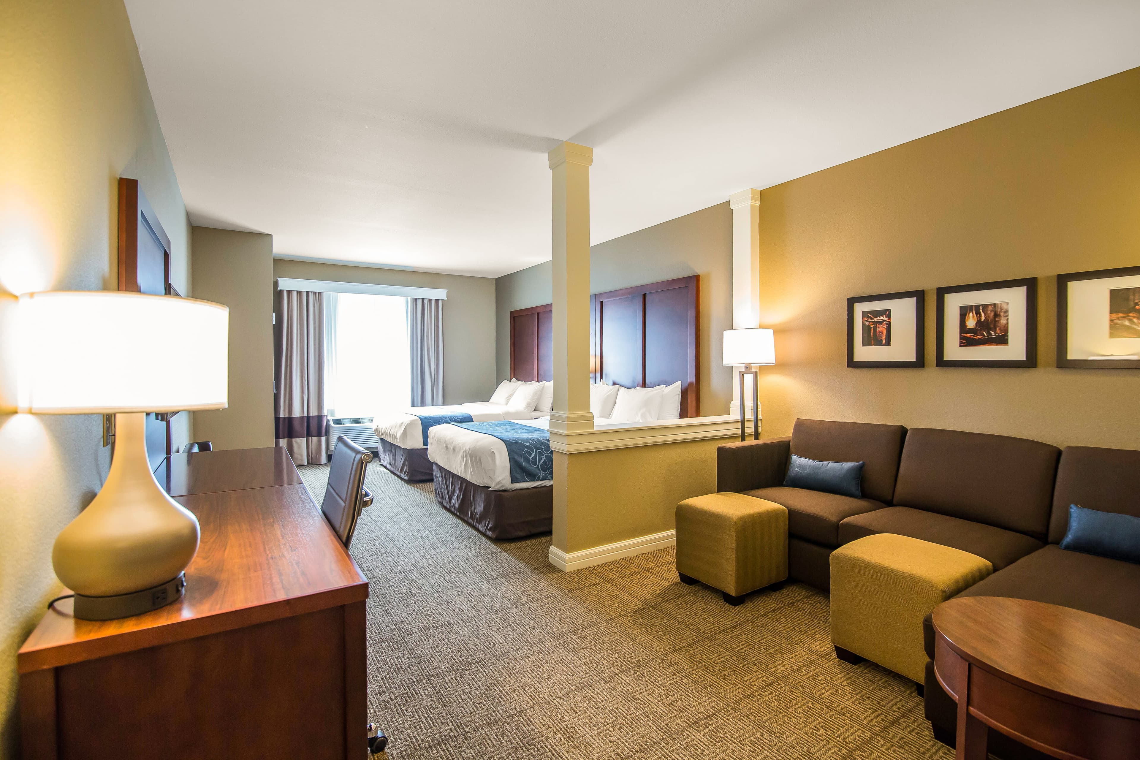 Comfort Suites Dodge City — 8