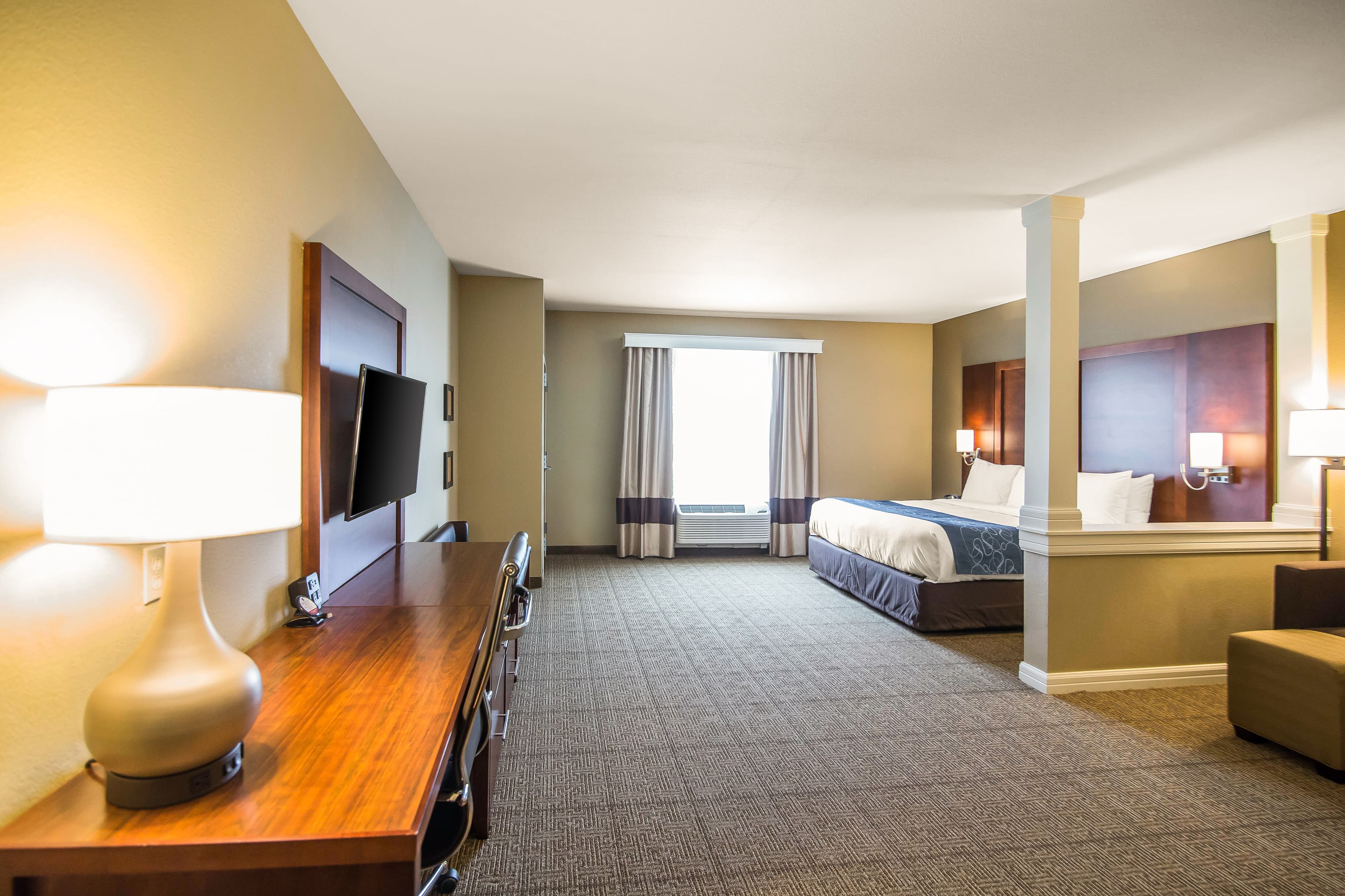 Comfort Suites Dodge City — 15