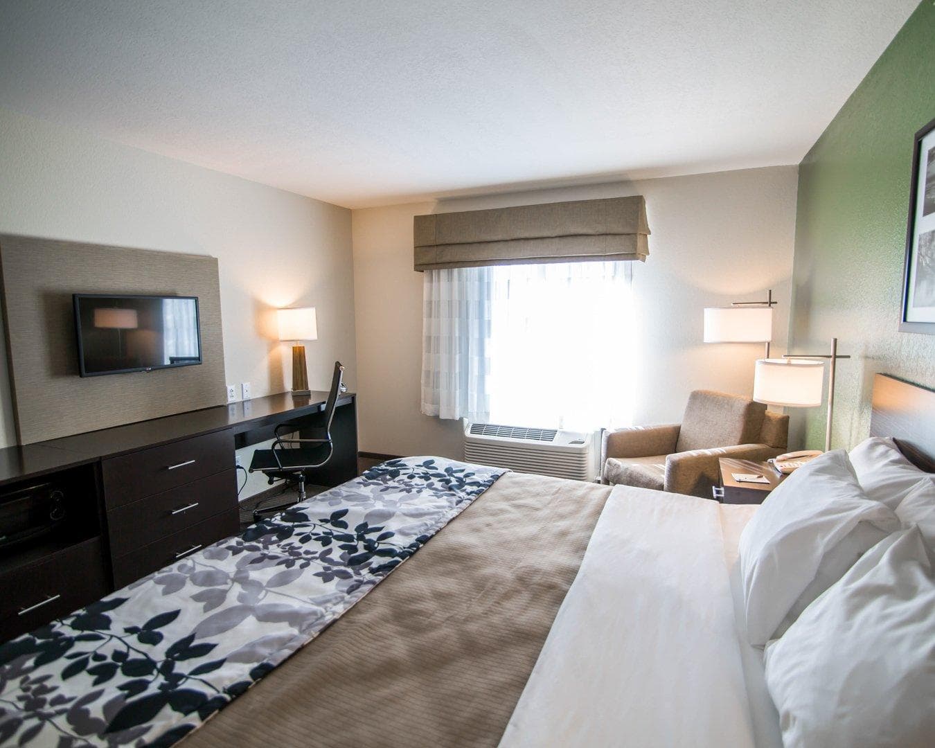 Sleep Inn & Suites & Conference Center - Image 2