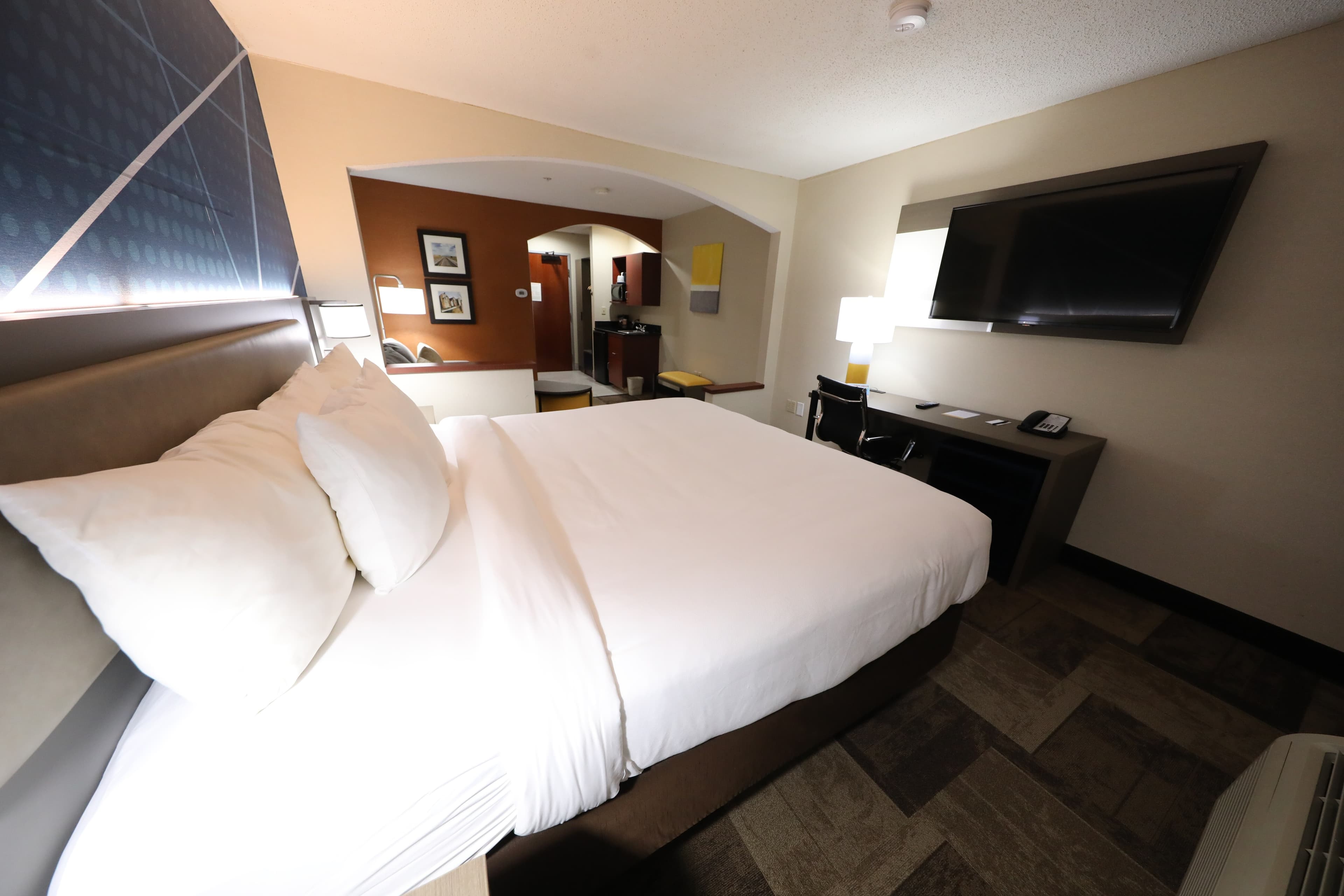 Comfort Inn & Suites Hutchinson — 33
