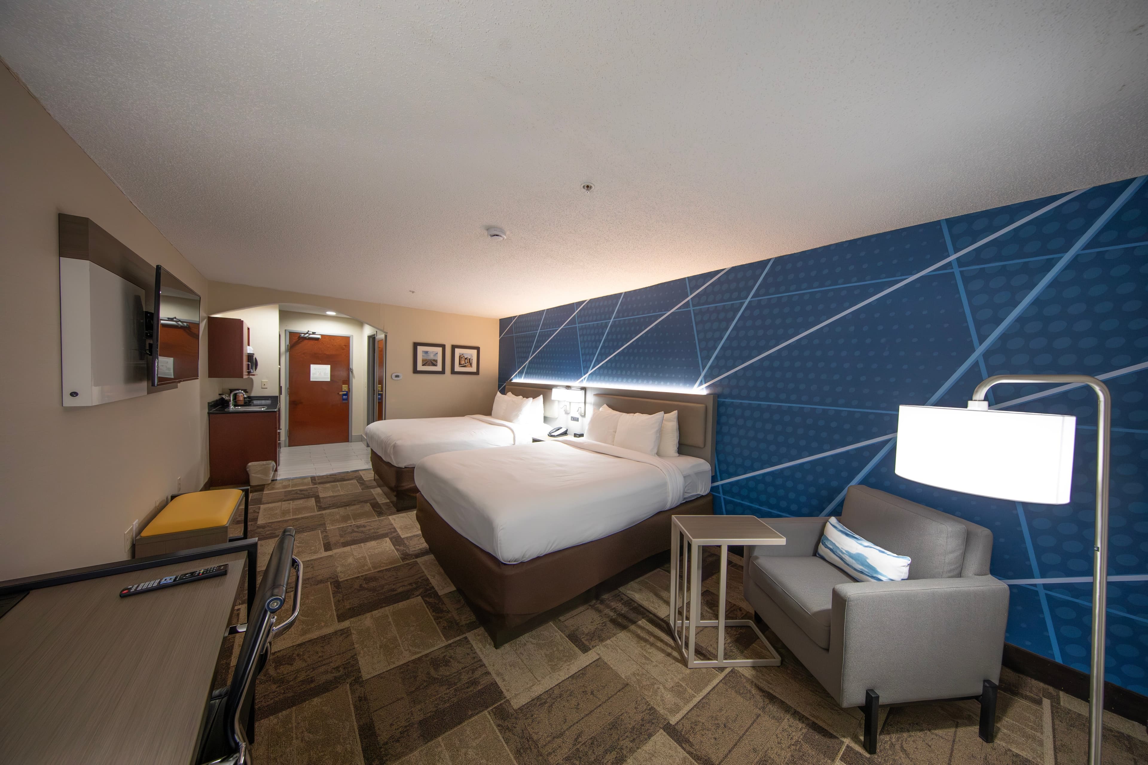 Comfort Inn & Suites Hutchinson — 54