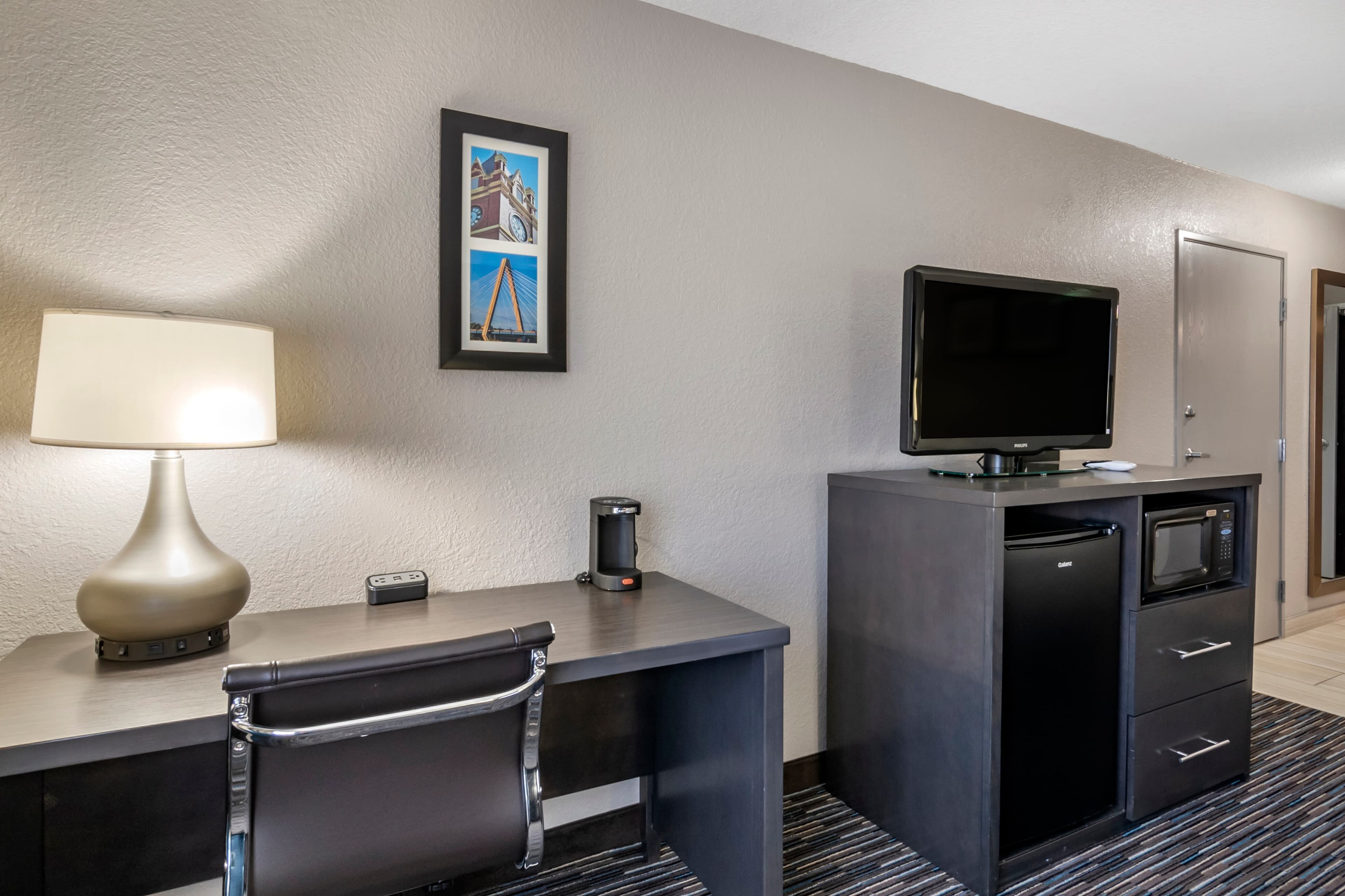 Comfort Inn & Suites Emporia - Image 3