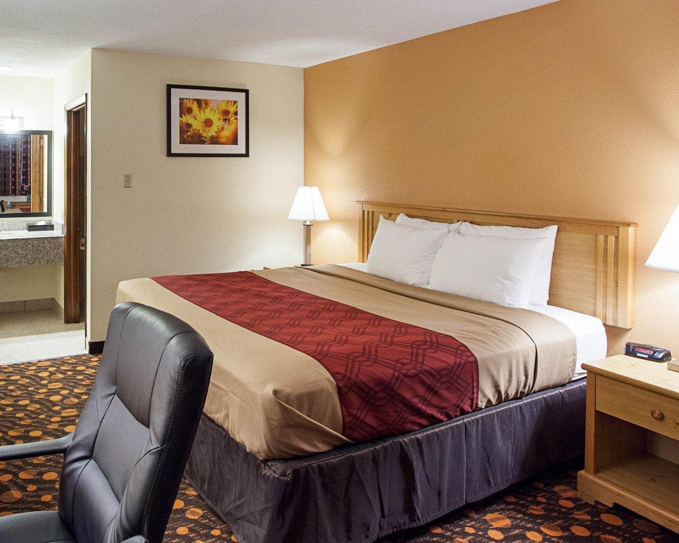 Econo Lodge Phillipsburg - Image 2
