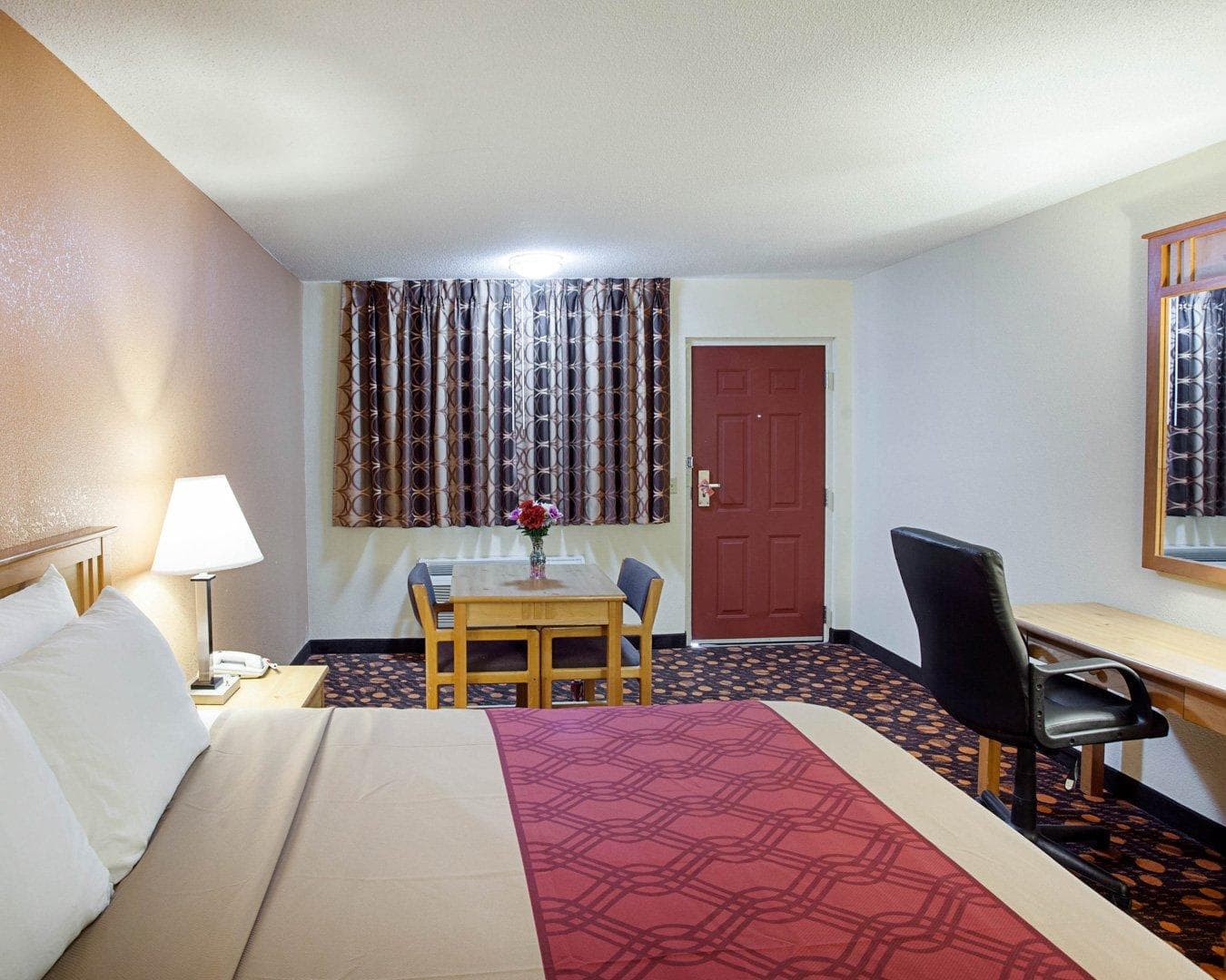 Econo Lodge Phillipsburg - Image 3