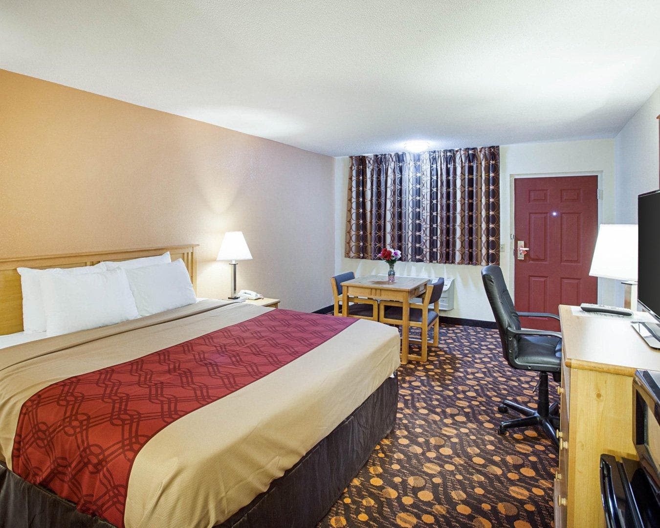 Econo Lodge Phillipsburg - Image 4