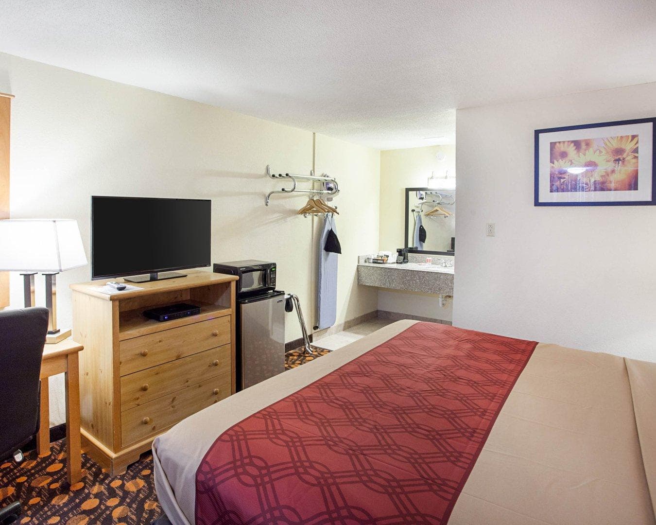 Econo Lodge Phillipsburg - Image 5