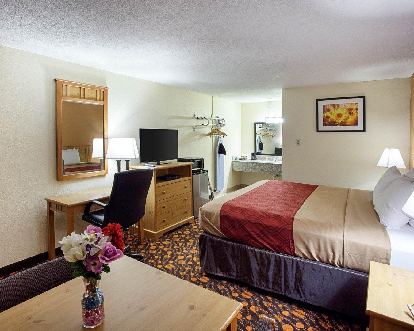 Econo Lodge Phillipsburg — 6