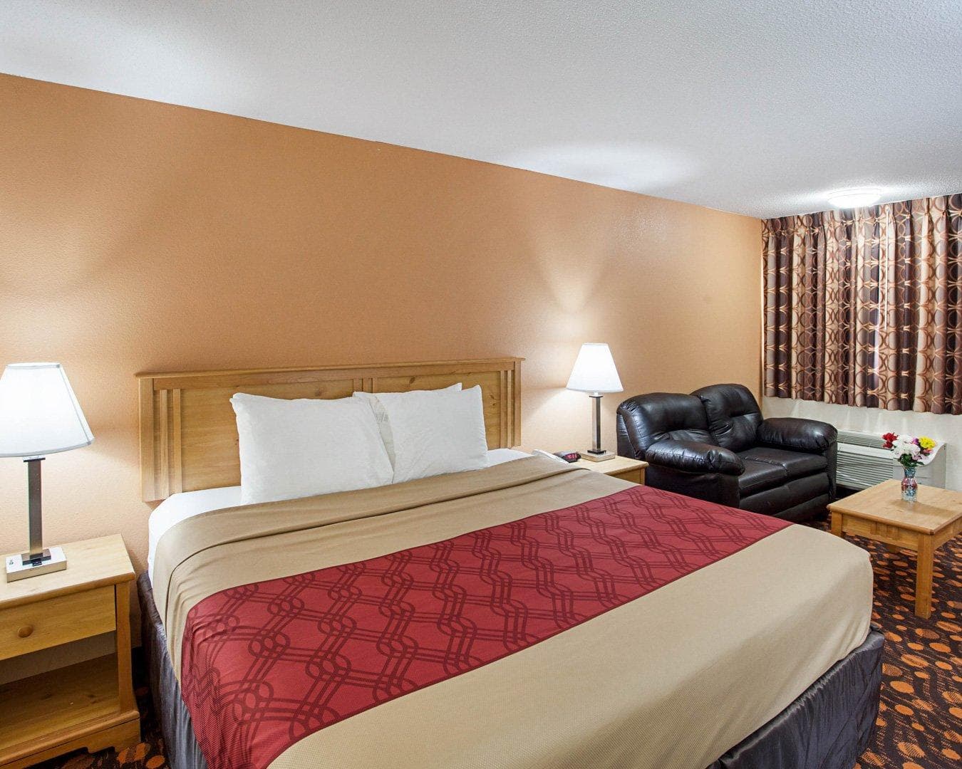 Econo Lodge Phillipsburg — 12