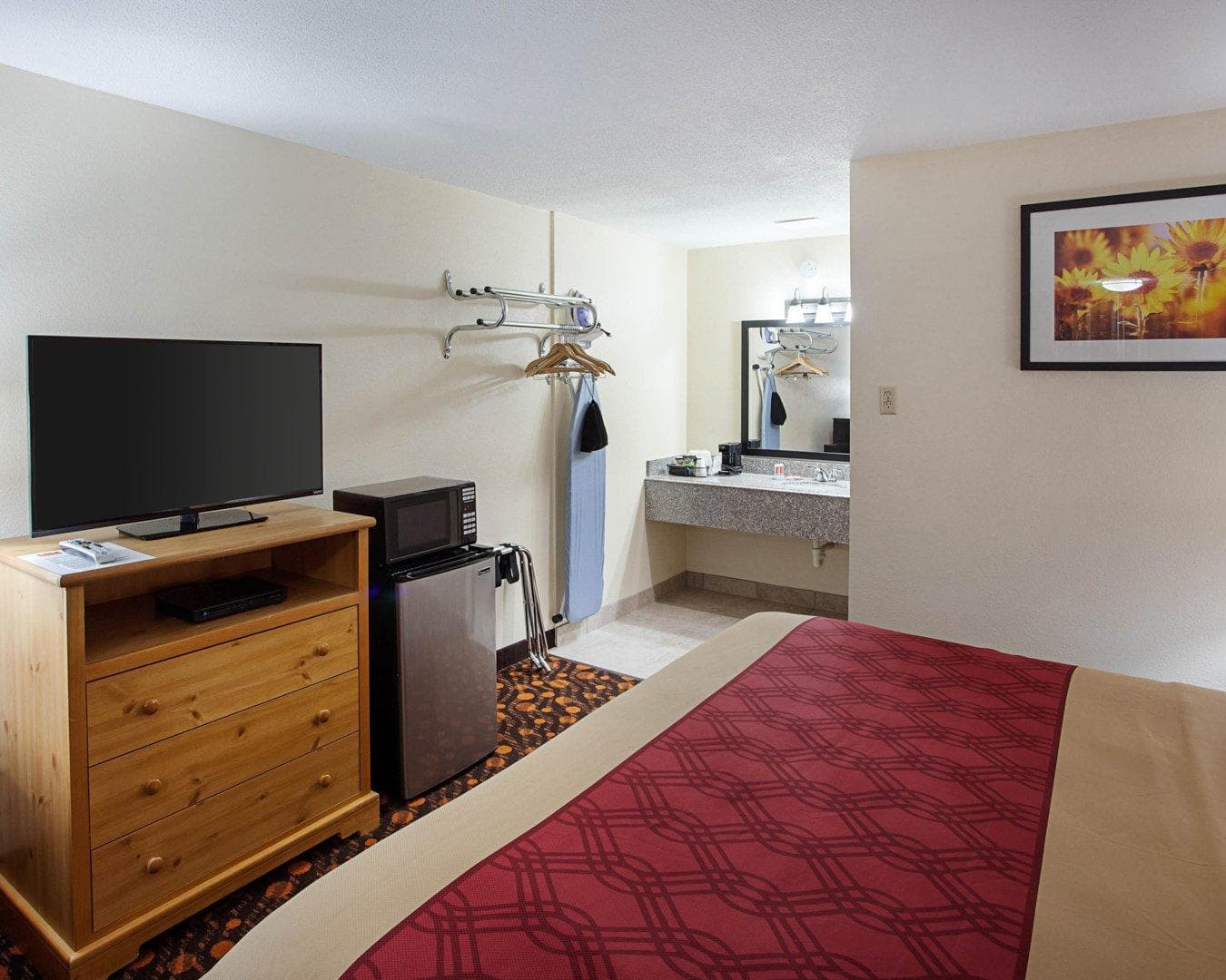 Econo Lodge Phillipsburg — 13