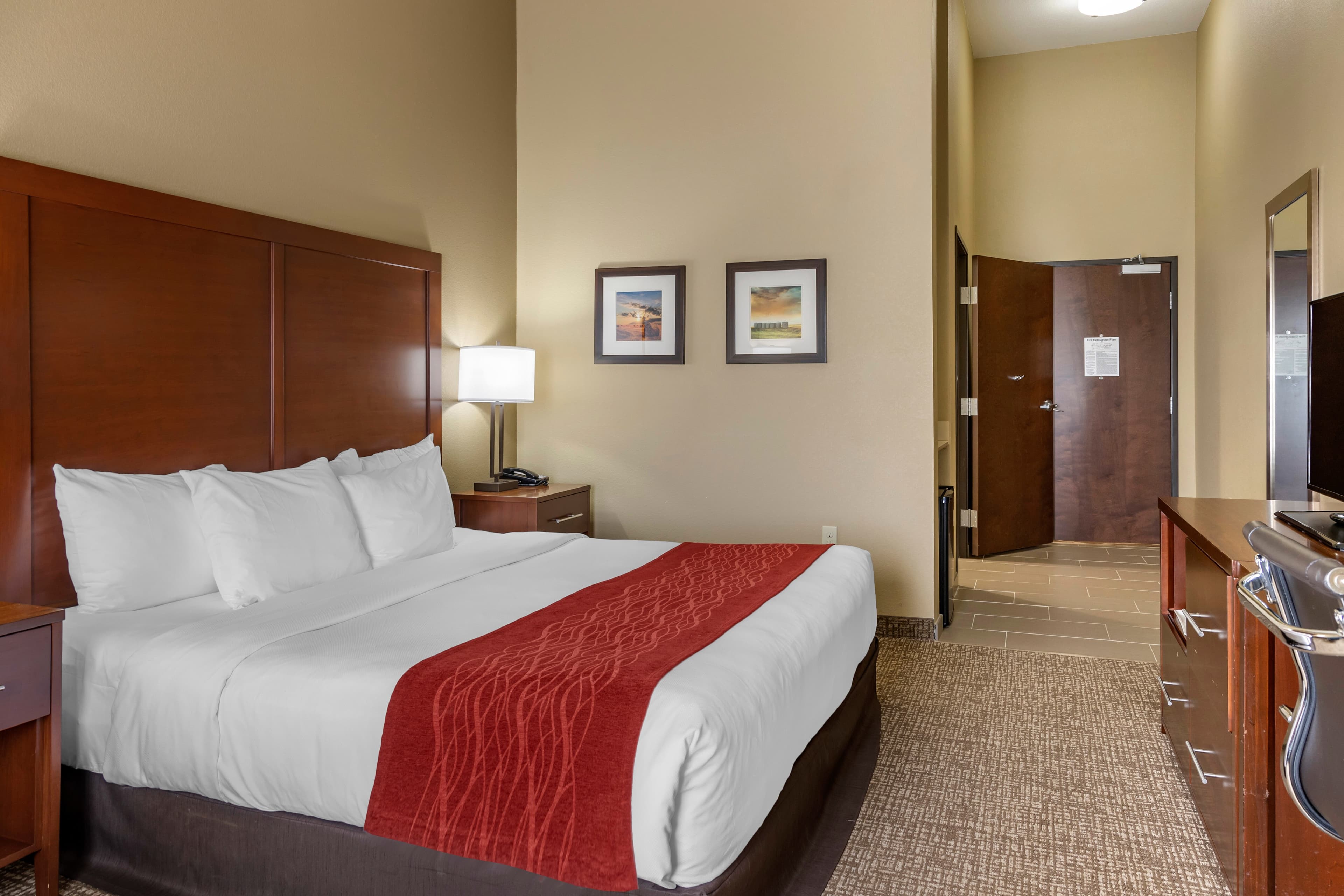 Comfort Inn & Suites Augusta - Image 3