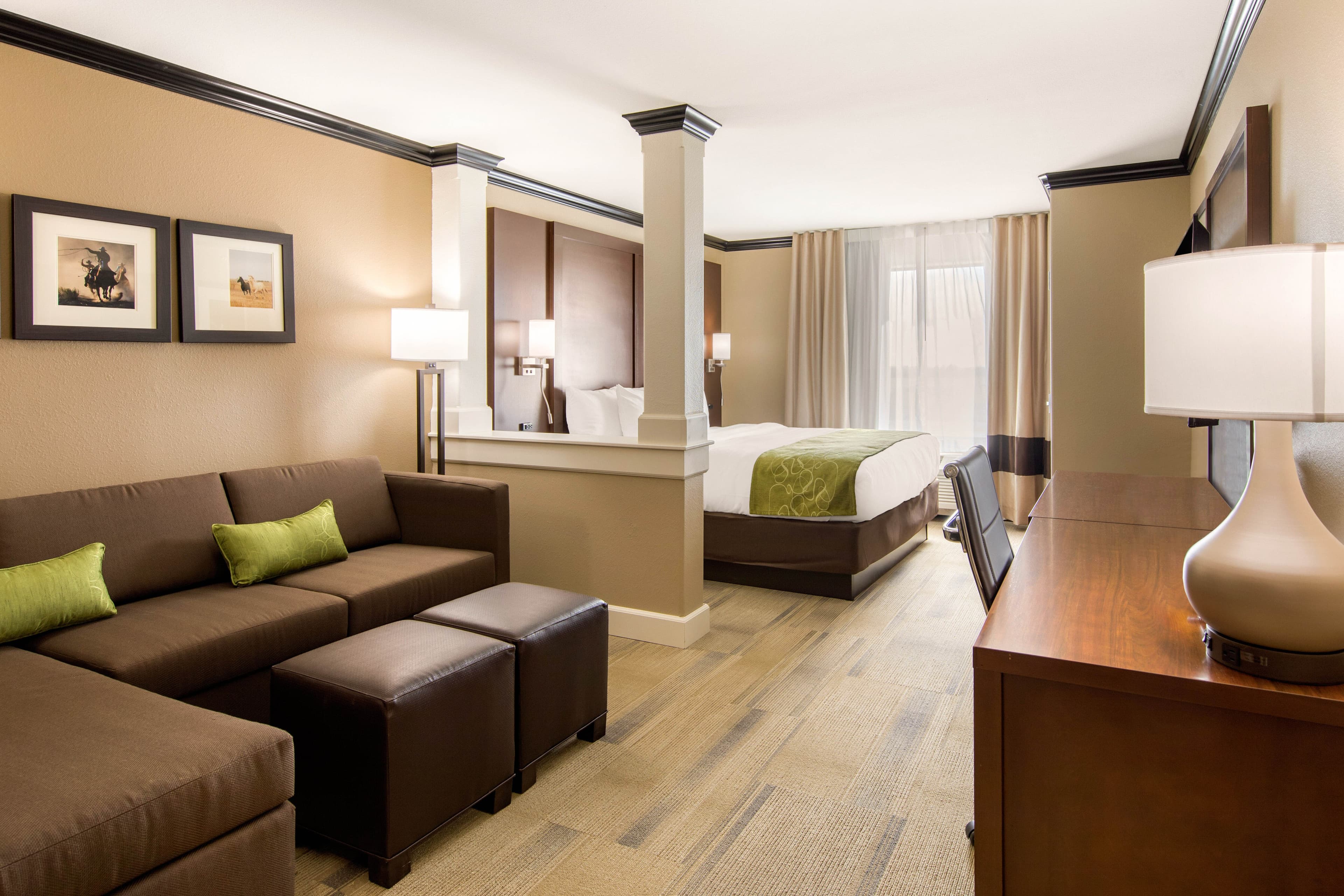 Comfort Suites Liberal North - Image 2