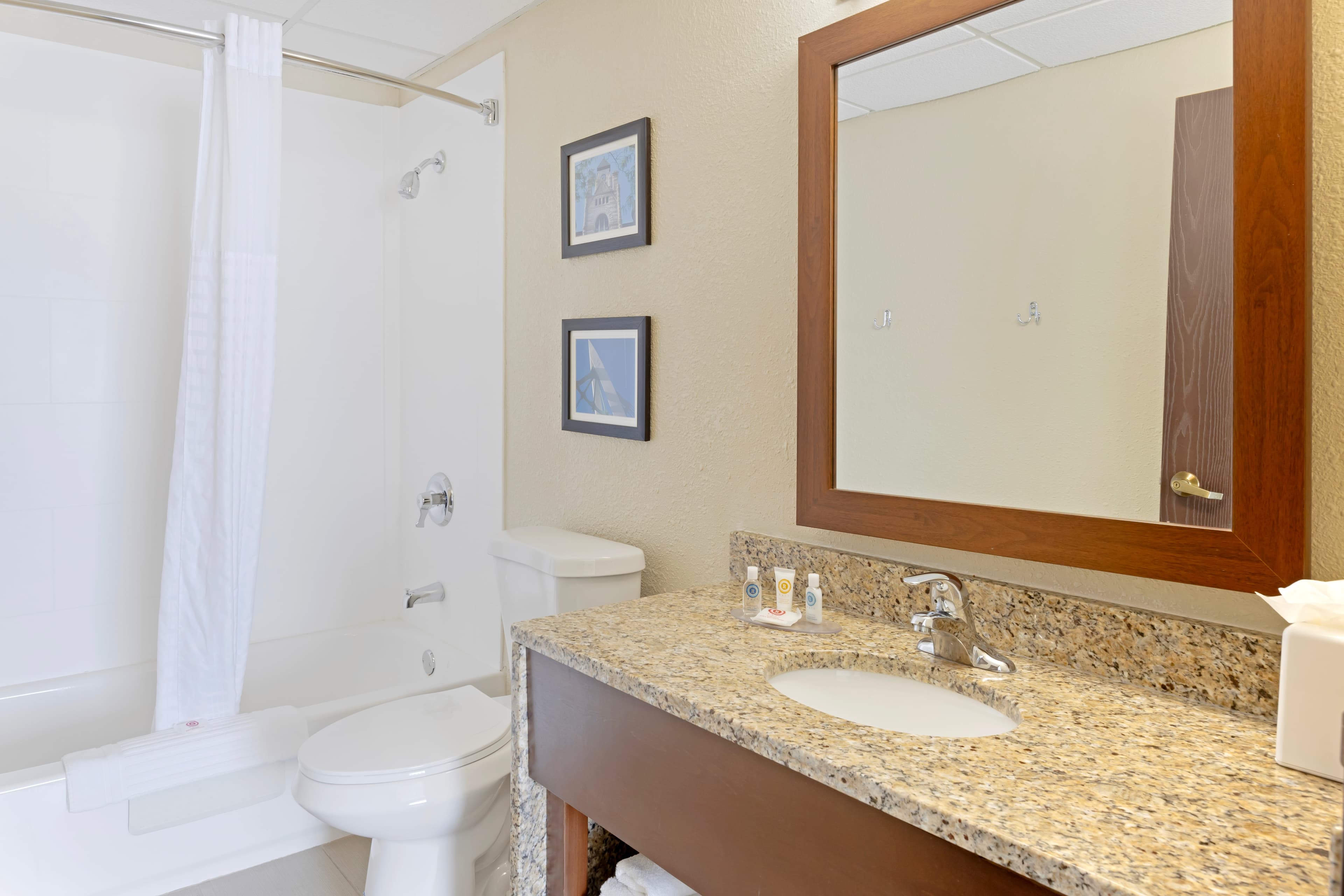Comfort Inn & Suites Wichita Northeast — 14