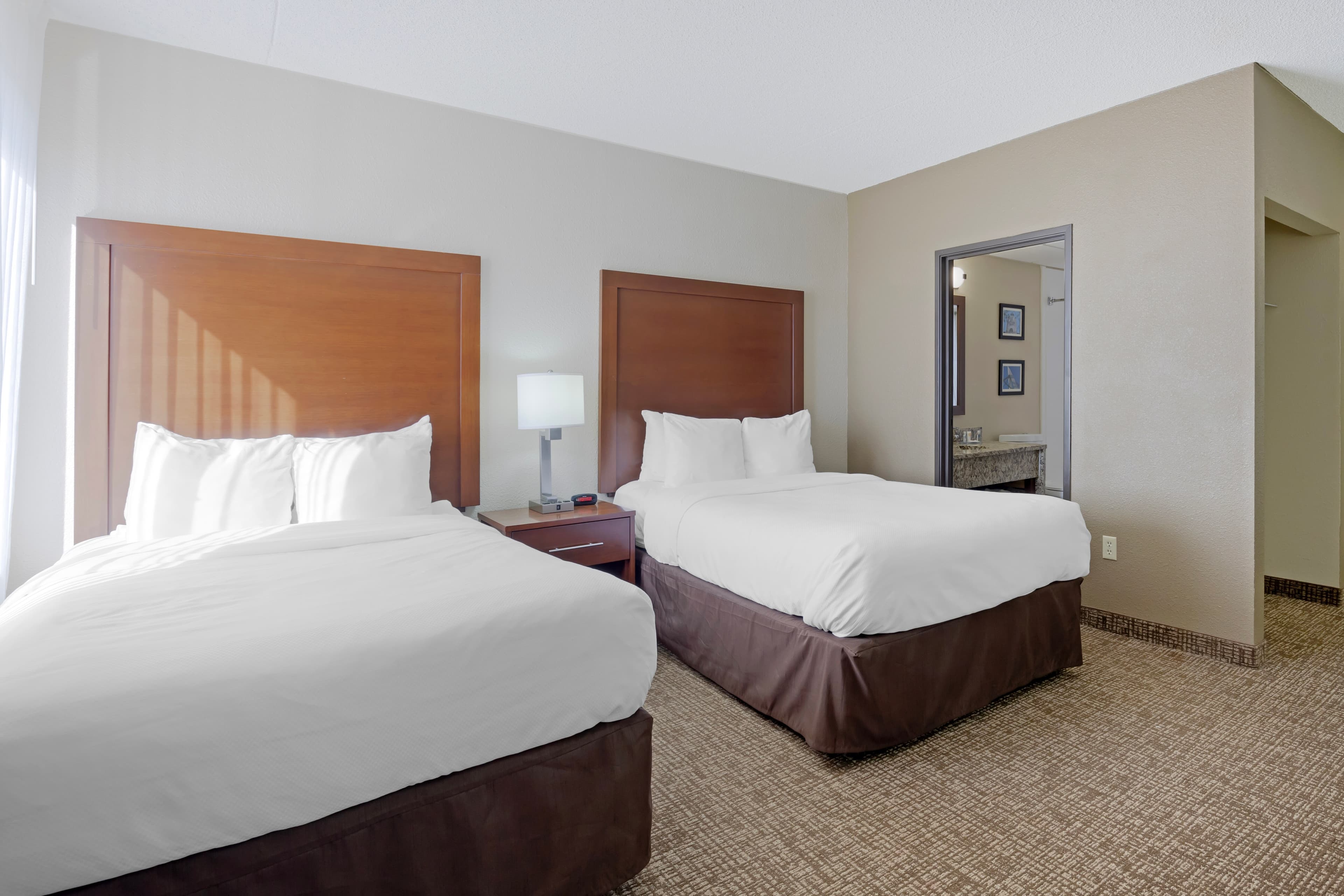 Comfort Inn & Suites Wichita Northeast - Image 2