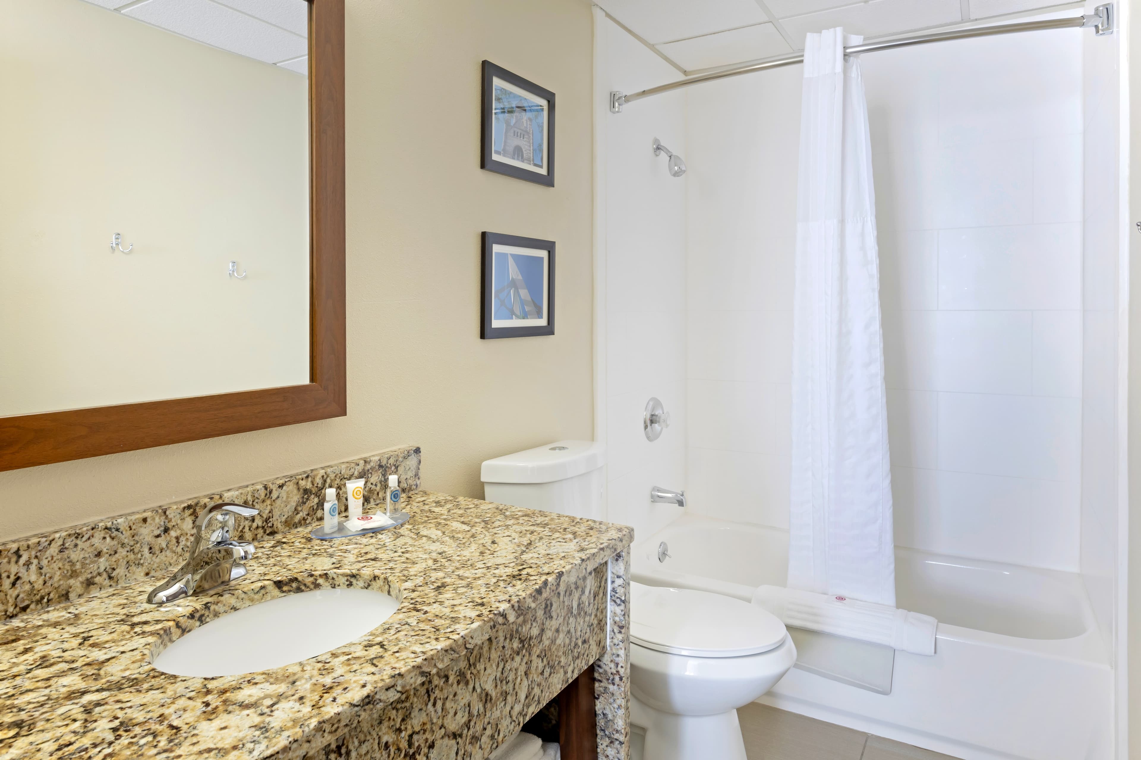 Comfort Inn & Suites Wichita Northeast - Image 5