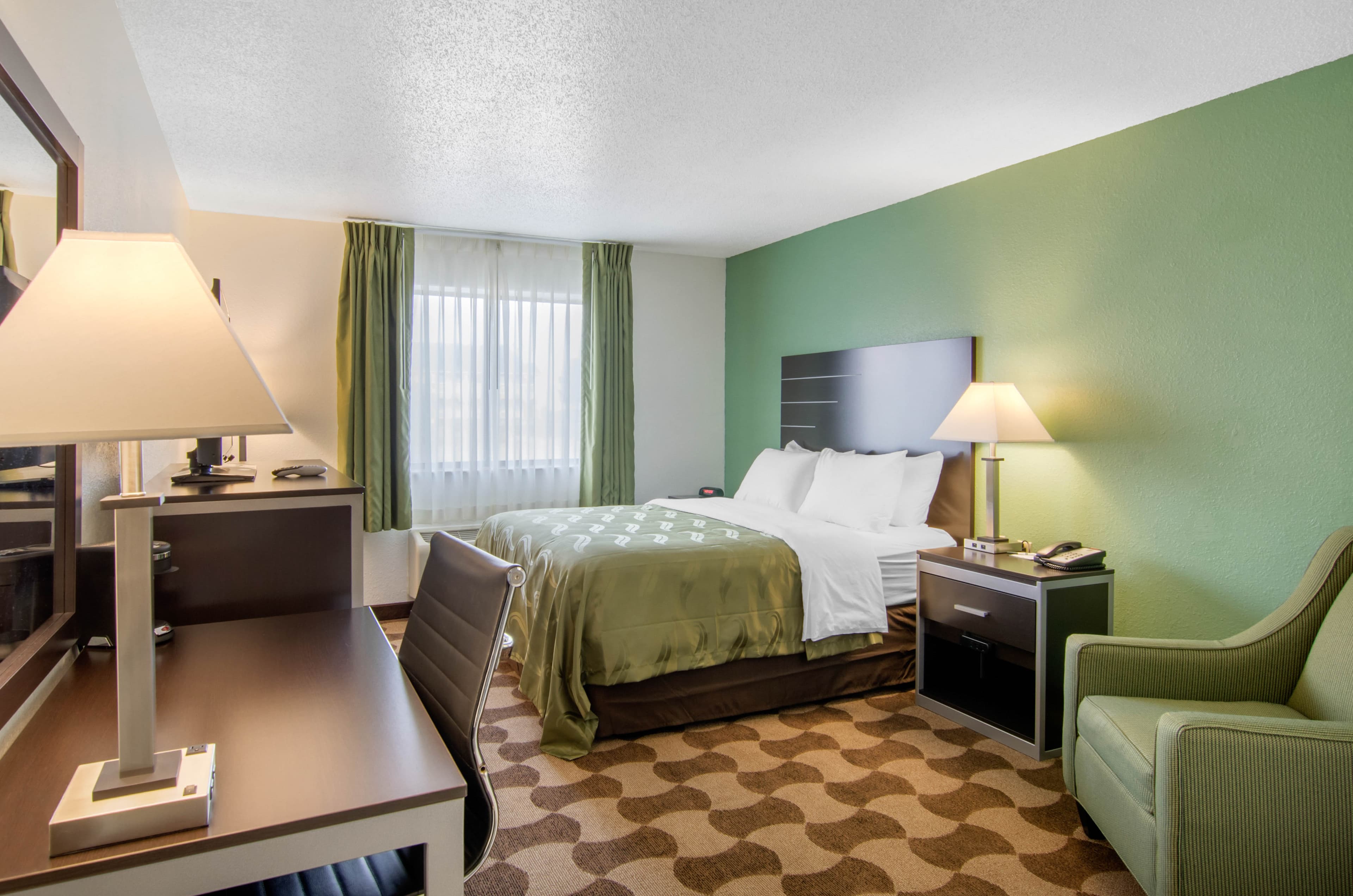 Quality Inn Russell — 8