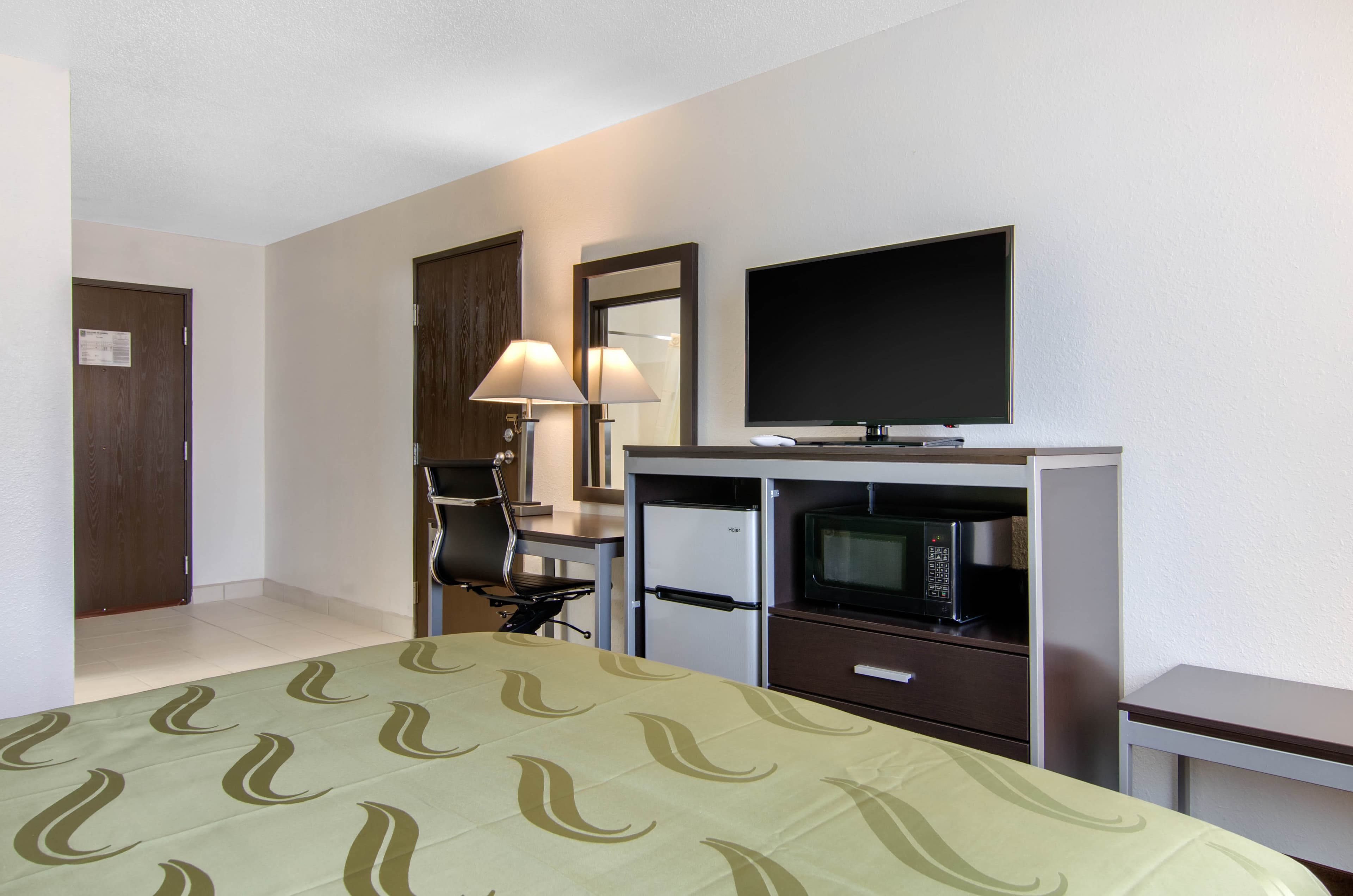 Quality Inn Russell — 12