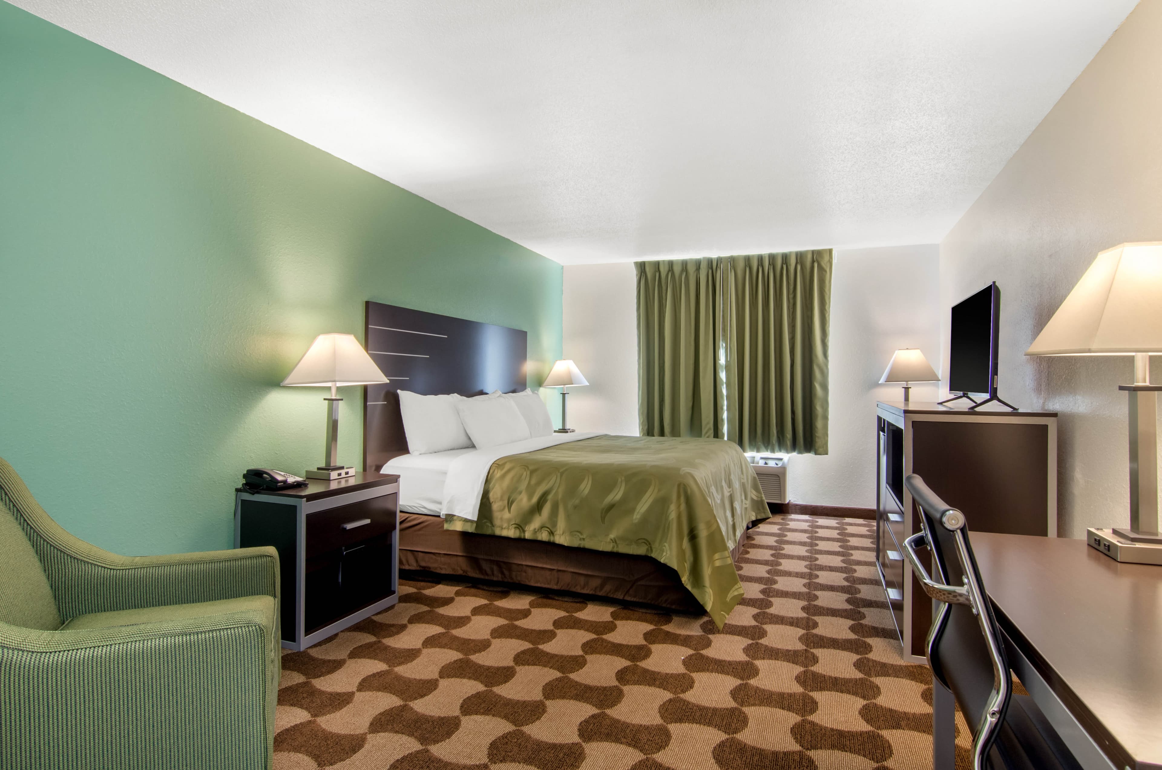 Quality Inn Russell - Image 2