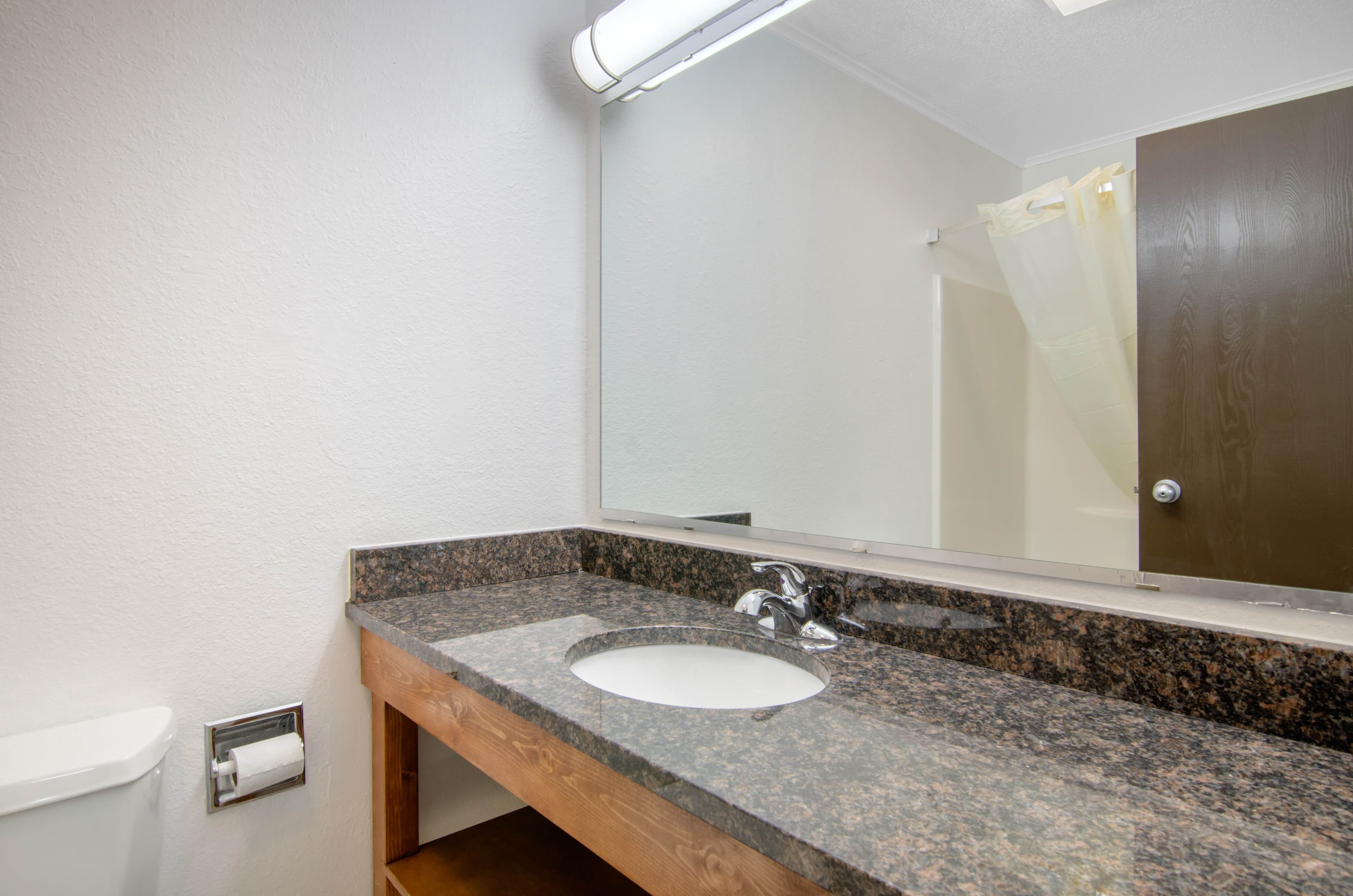 Quality Inn Russell — 6