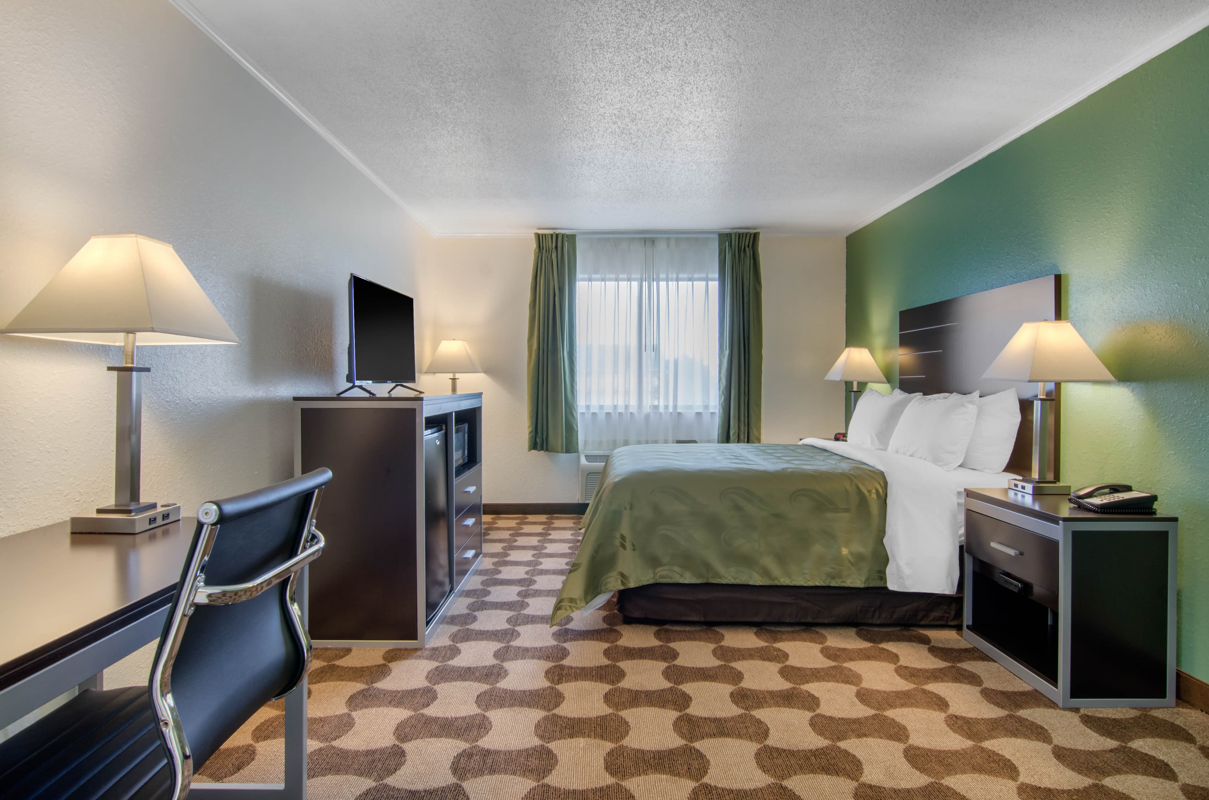 Quality Inn Russell — 7
