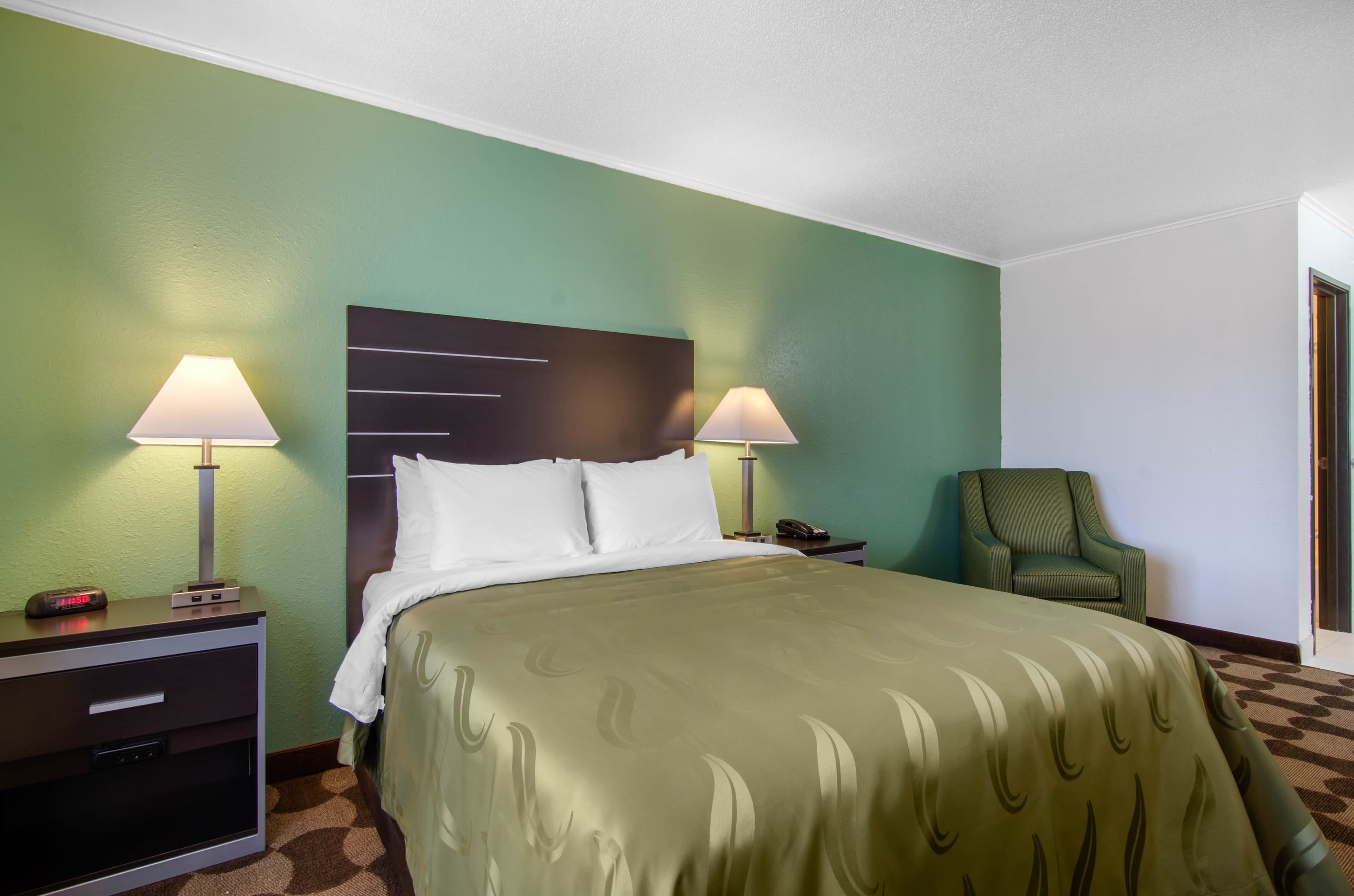 Quality Inn Russell — 11