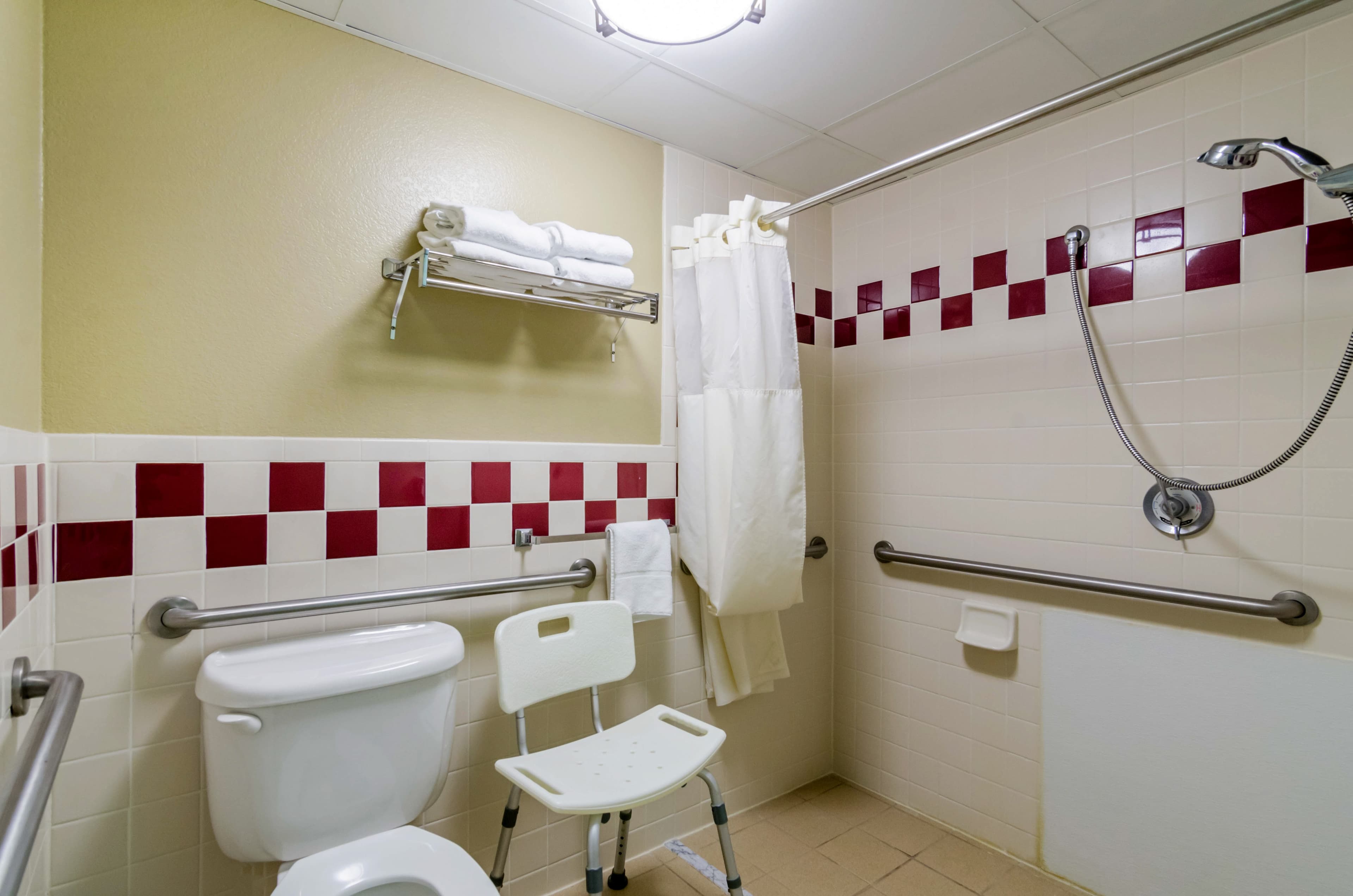 Rodeway Inn Hesston — 25