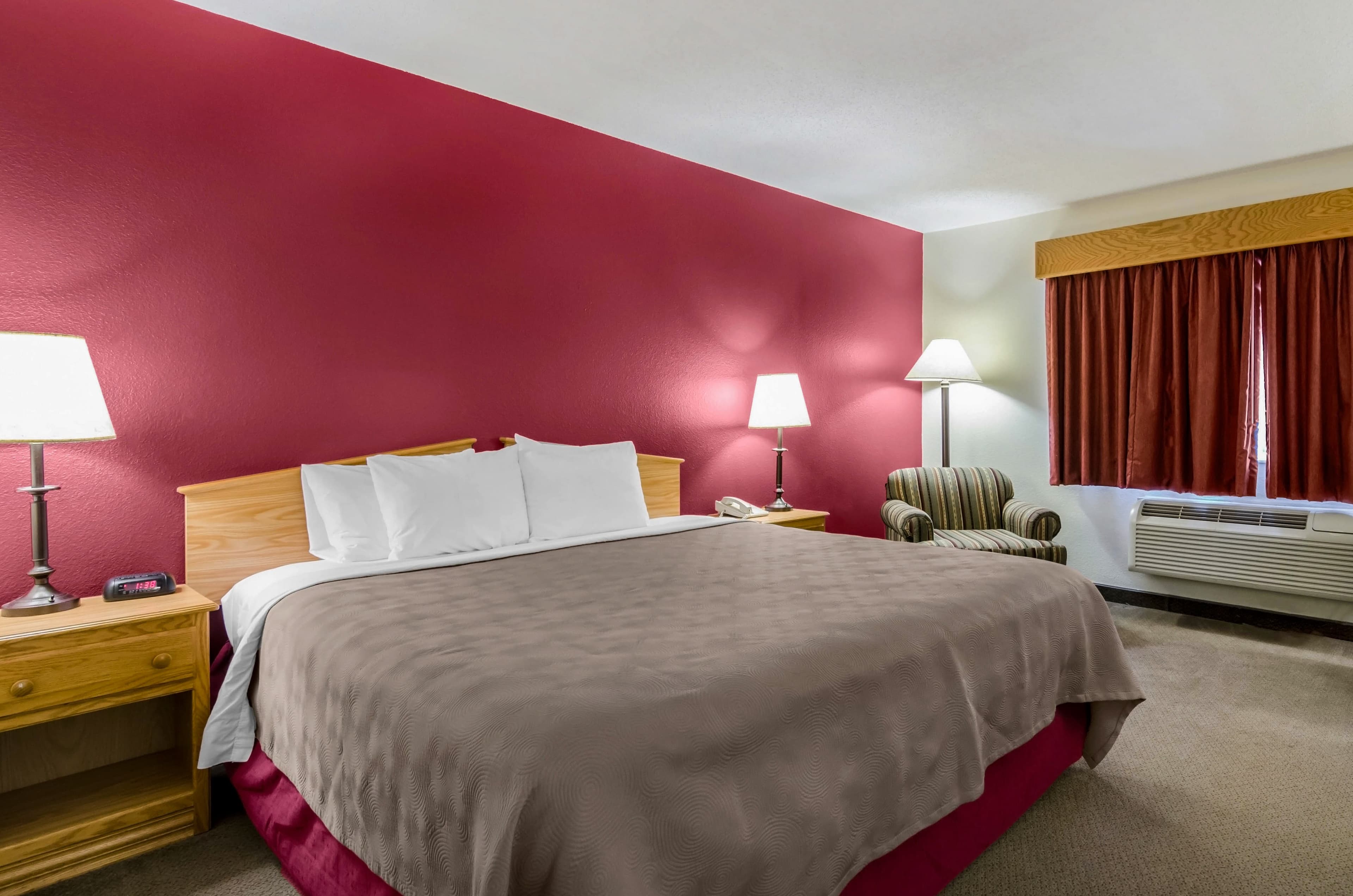 Rodeway Inn Hesston - Image 1