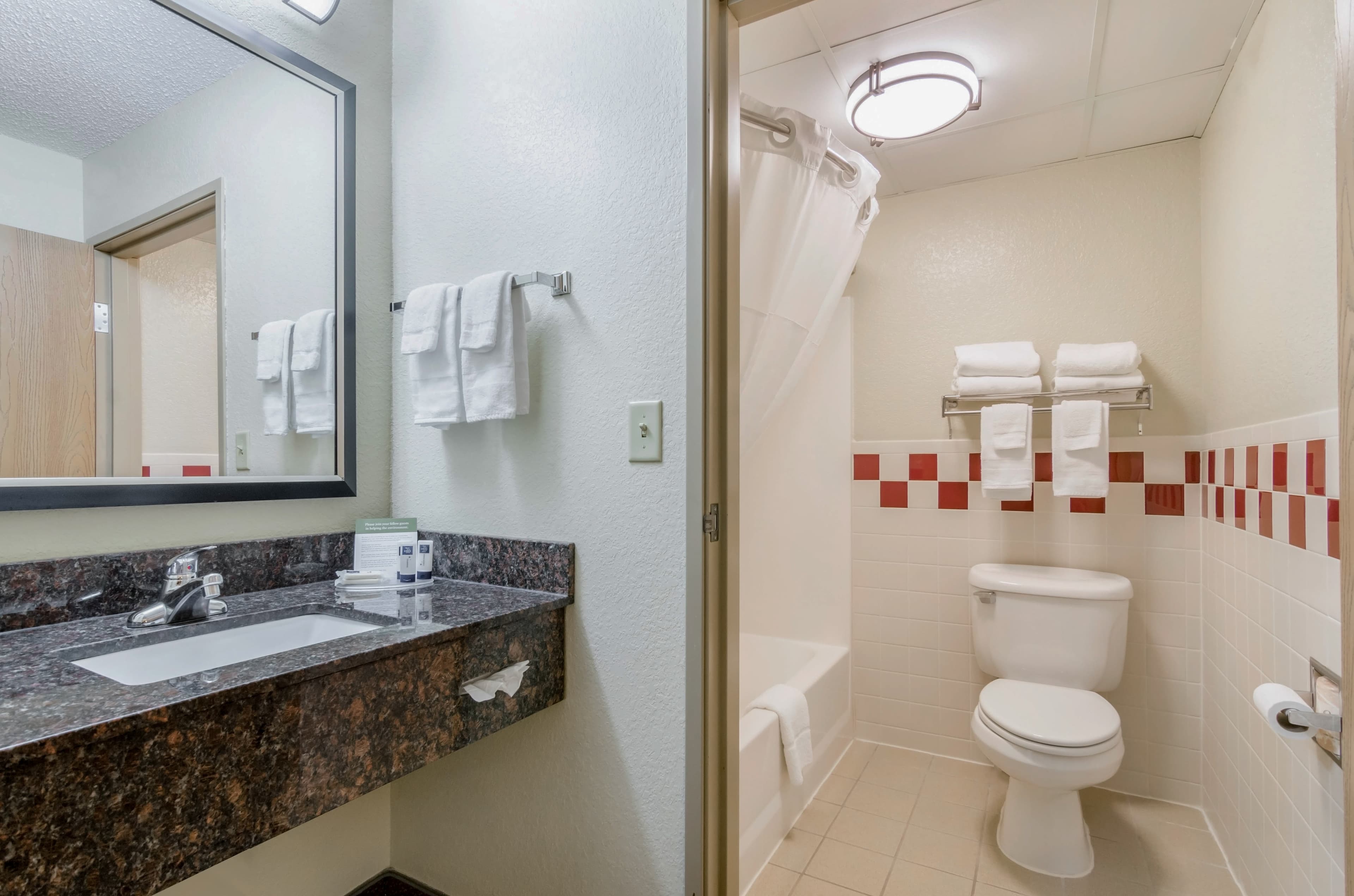 Rodeway Inn Hesston — 12