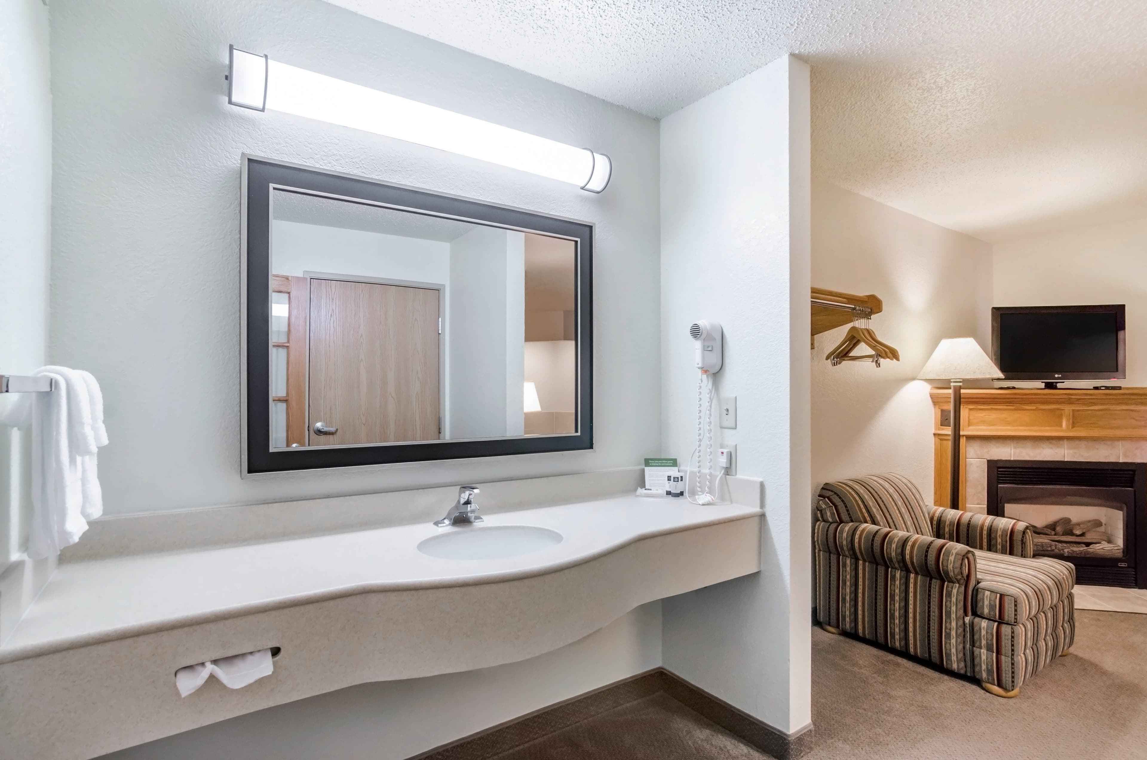 Rodeway Inn Hesston — 31
