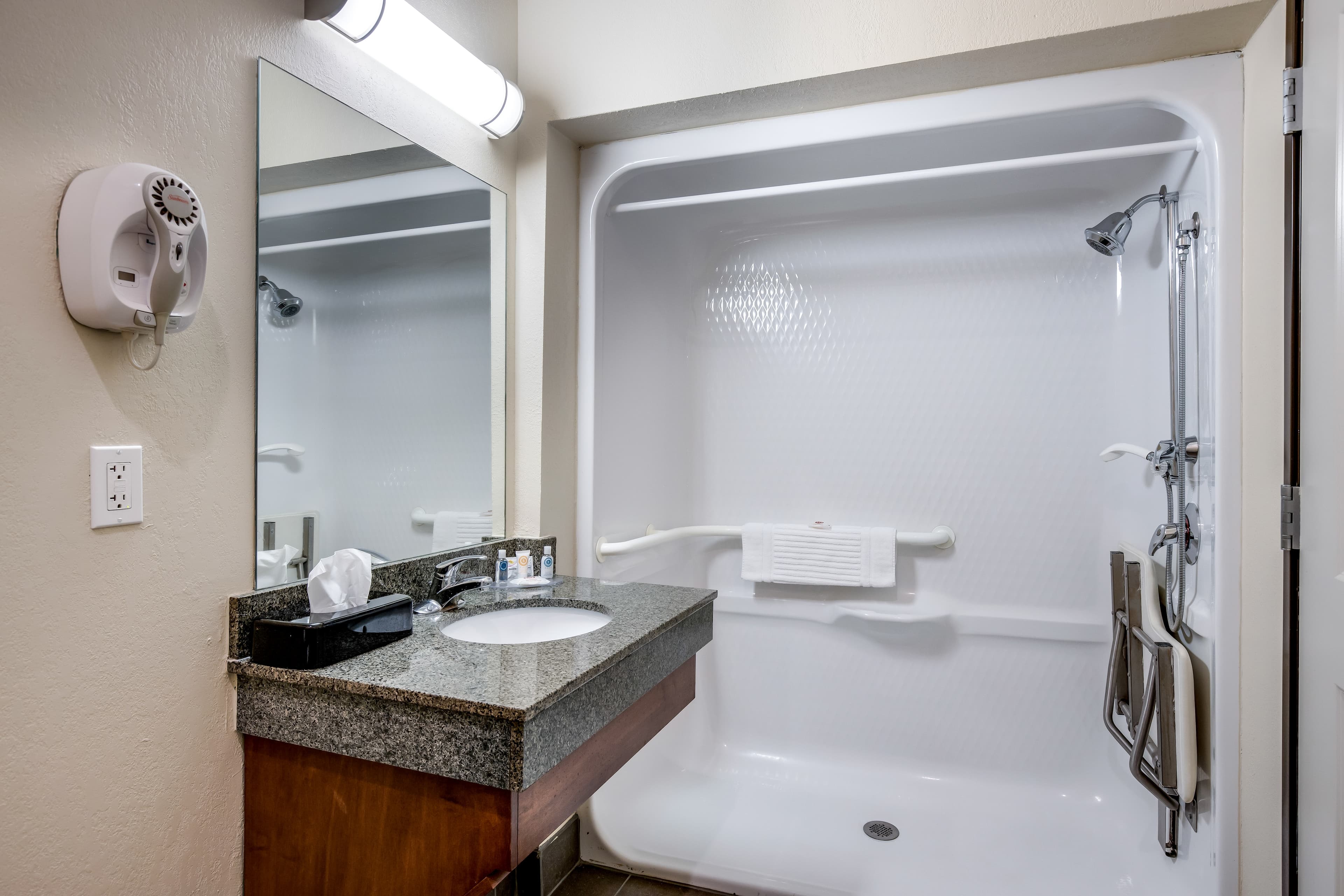 Comfort Inn Bonner Springs Kansas City - Image 5