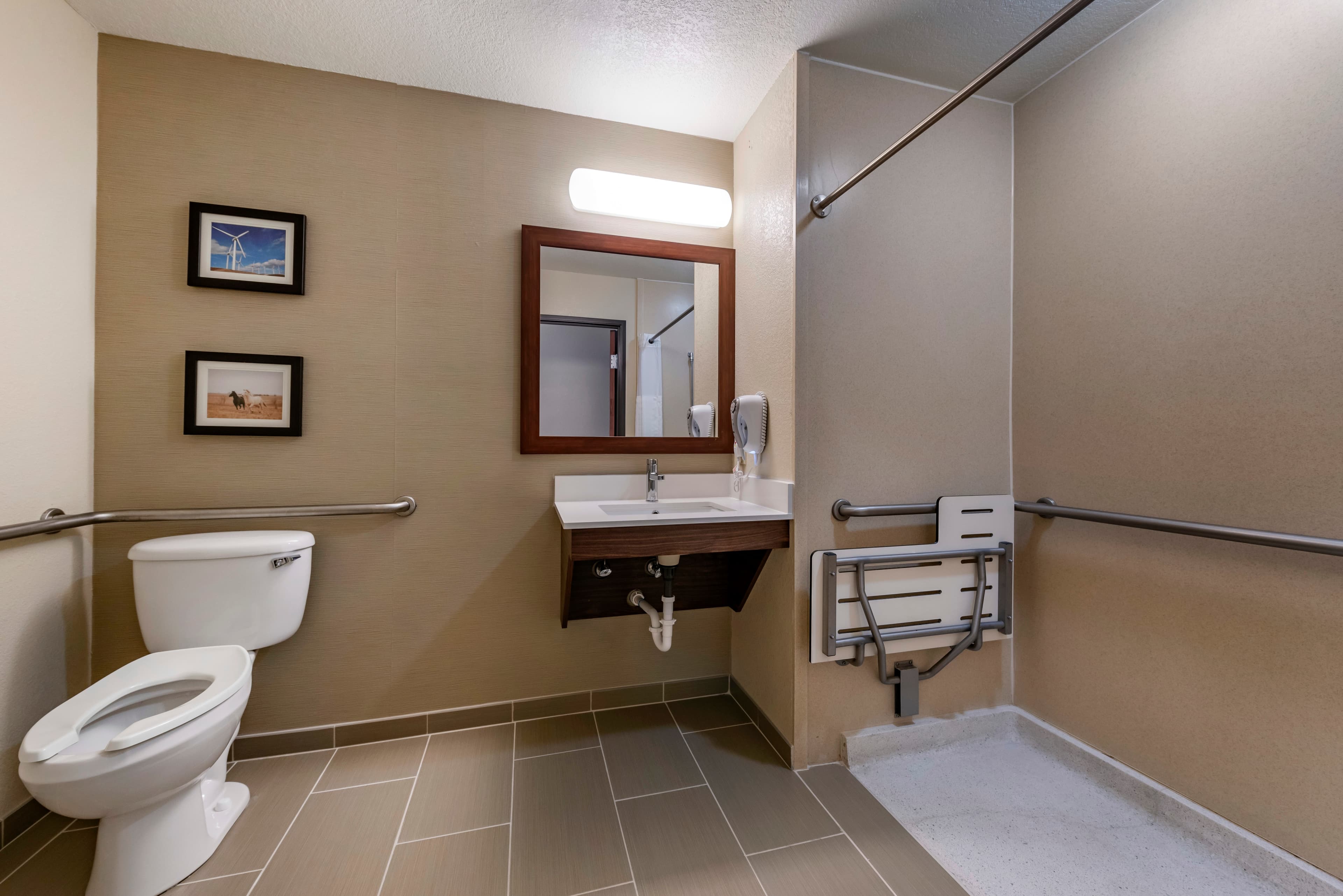 Comfort Inn & Suites Goodland - Image 5