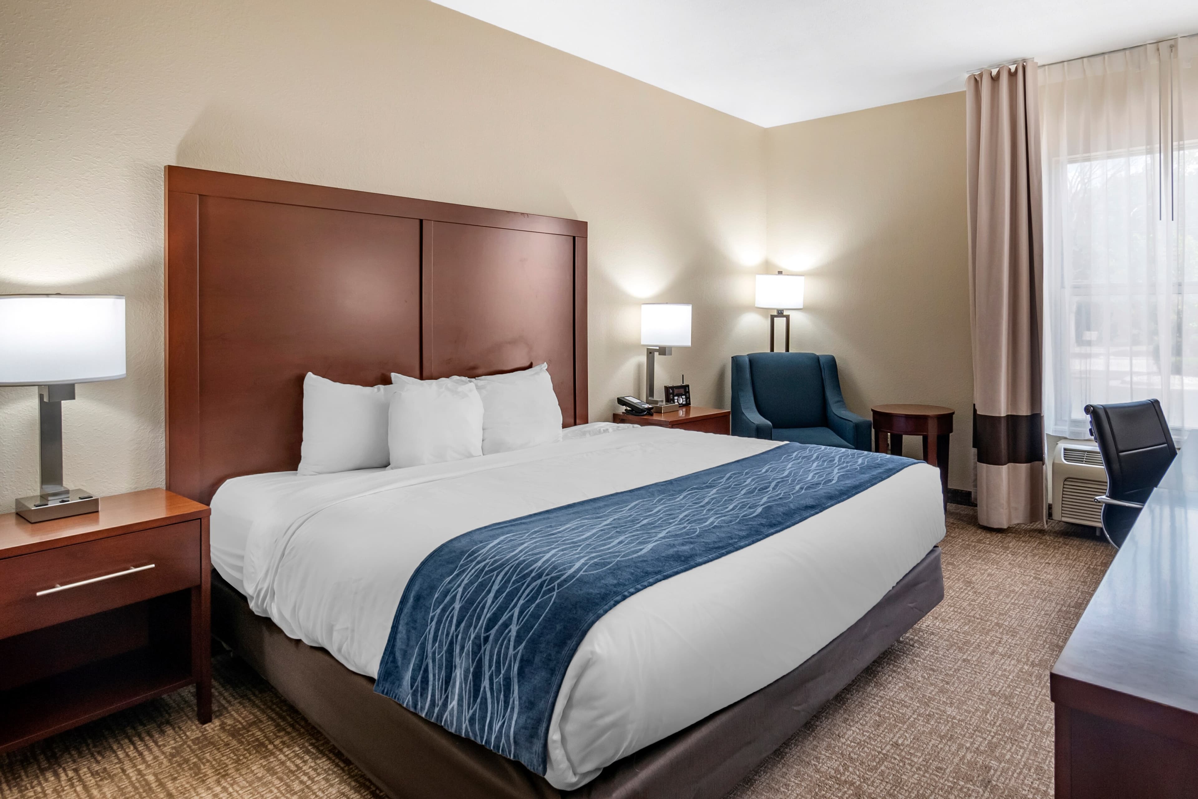 Comfort Inn & Suites Junction City - near Fort Riley - Image 2