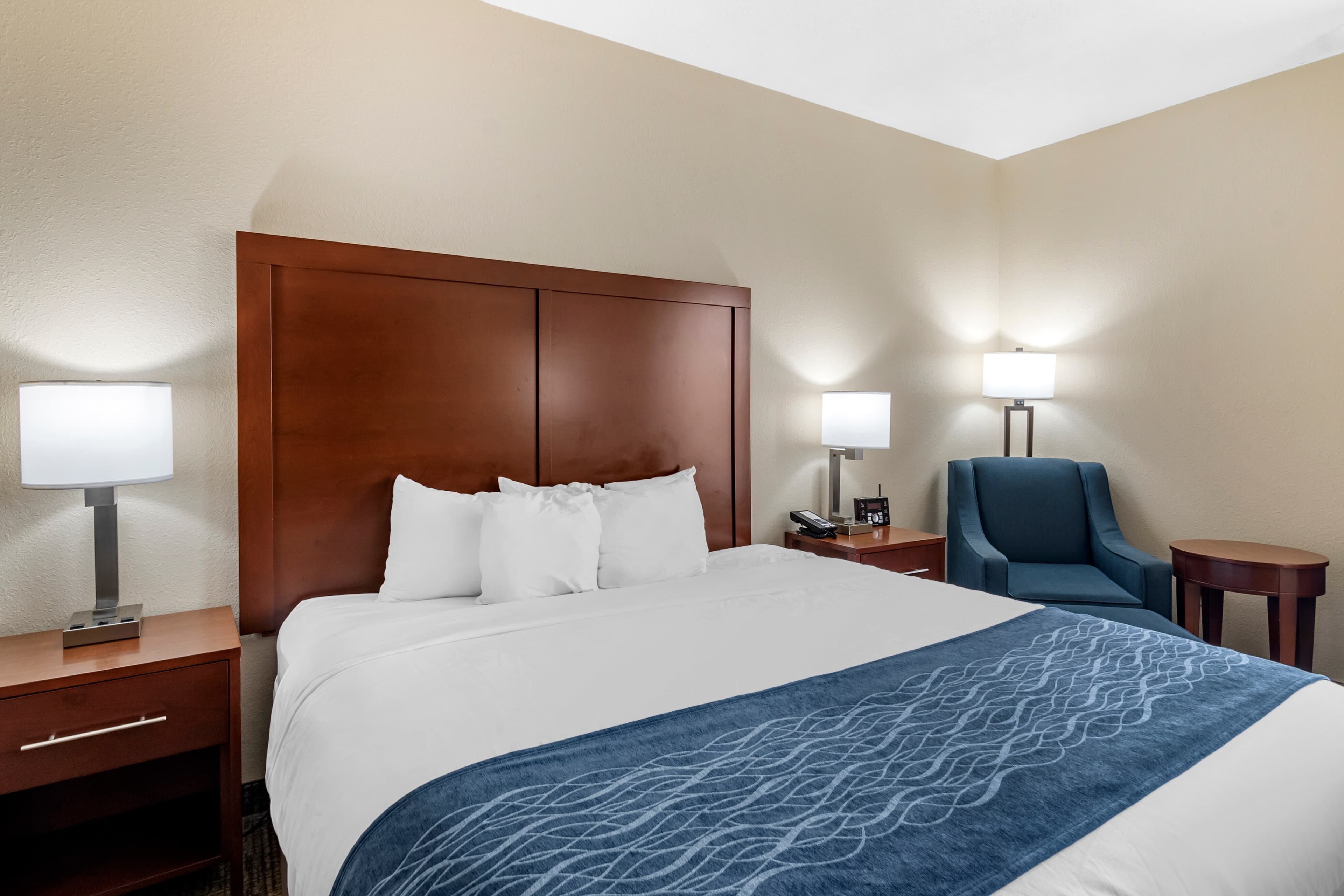Comfort Inn & Suites Junction City - near Fort Riley - Image 4