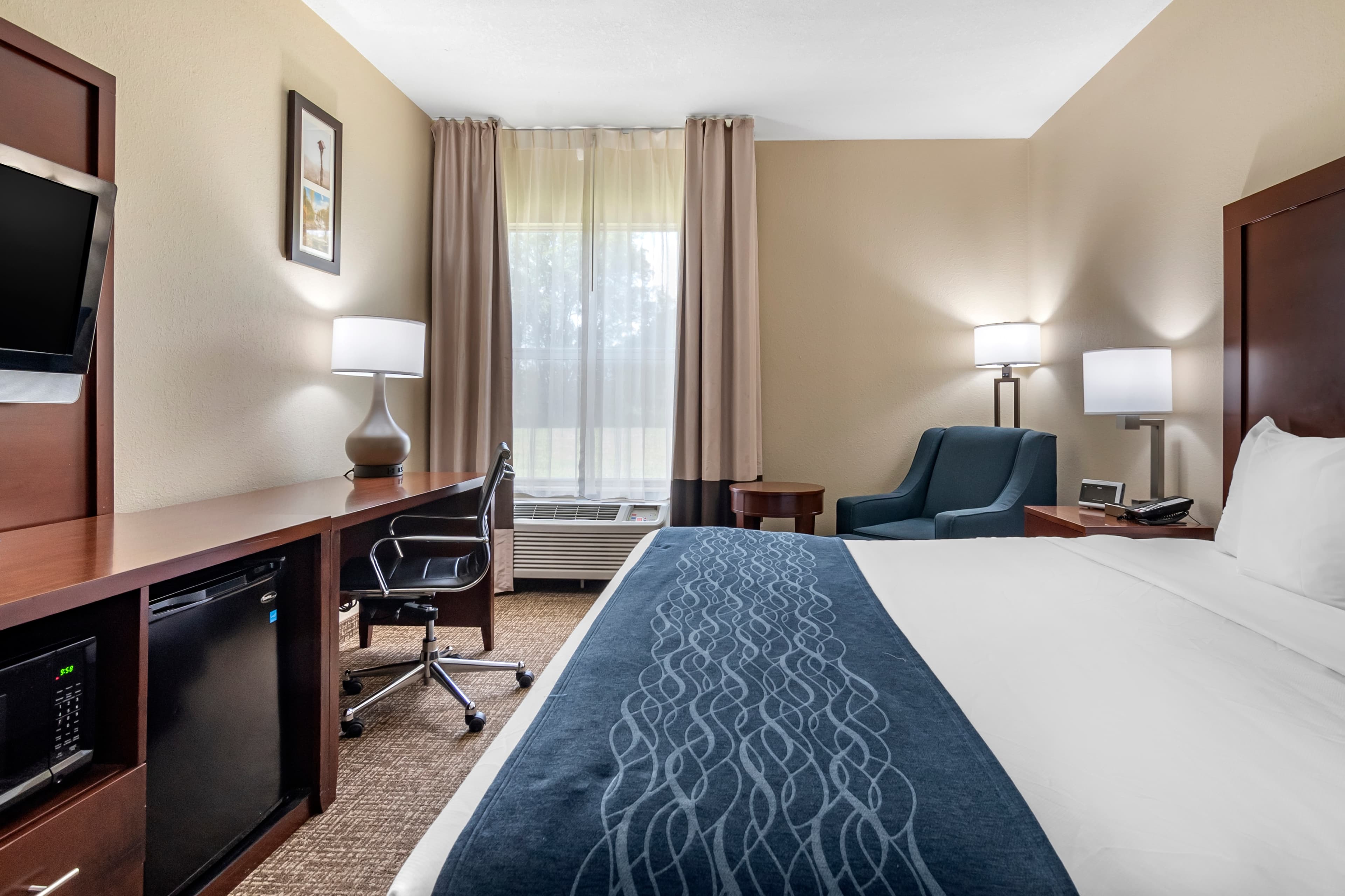Comfort Inn & Suites Junction City - near Fort Riley — 8