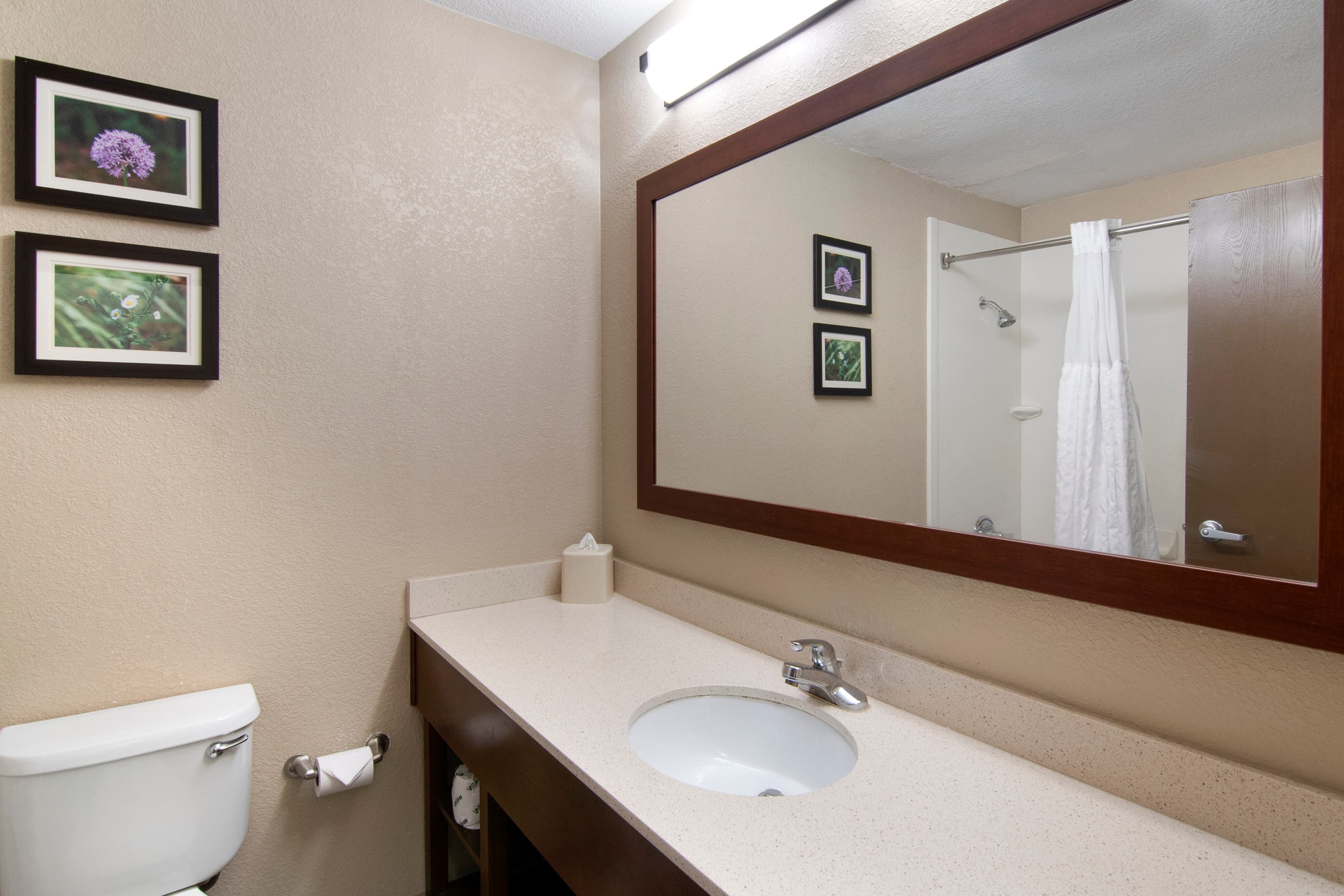 Comfort Inn & Suites Junction City - near Fort Riley — 13