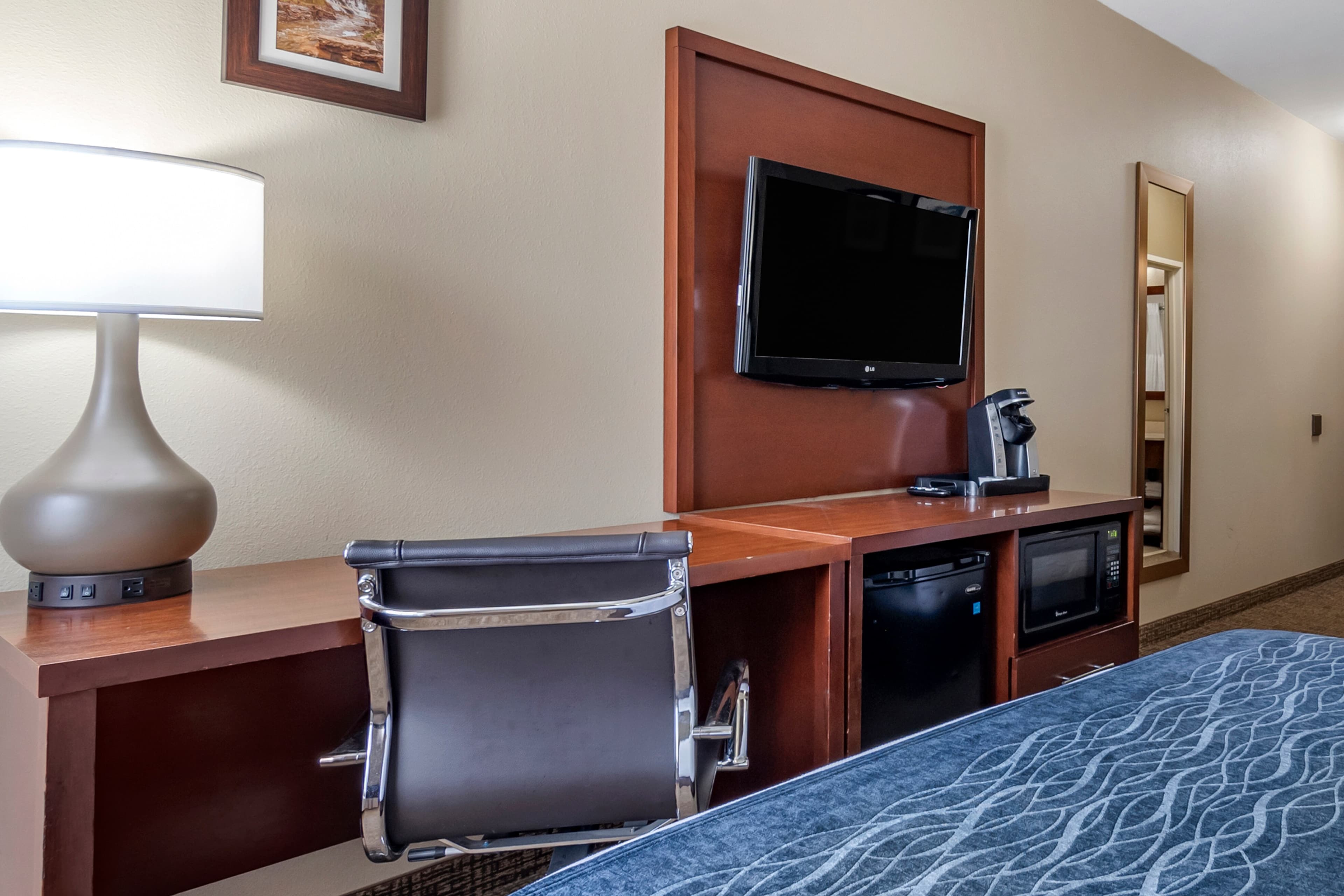 Comfort Inn & Suites Junction City - near Fort Riley — 16