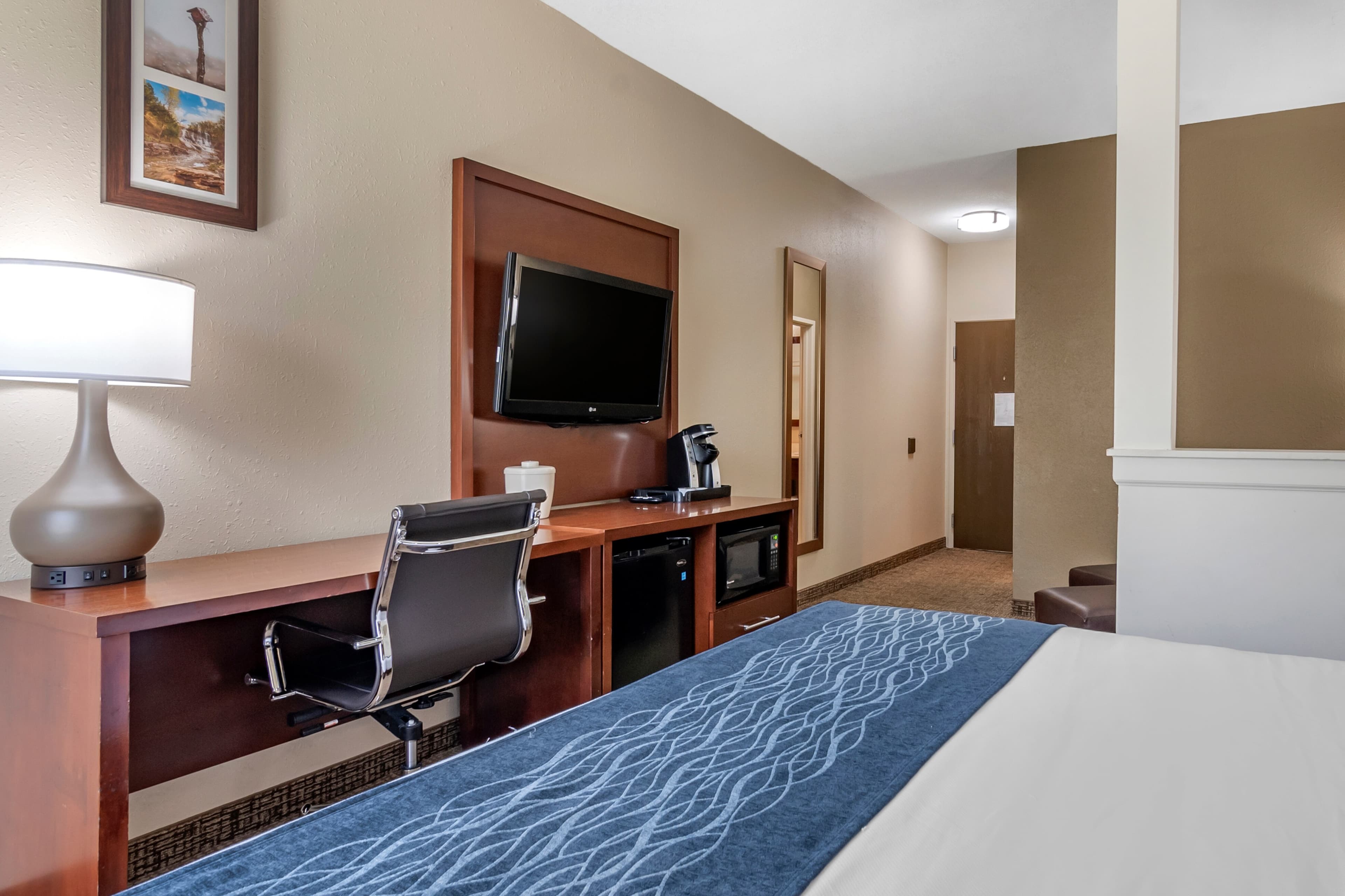 Comfort Inn & Suites Junction City - near Fort Riley — 19