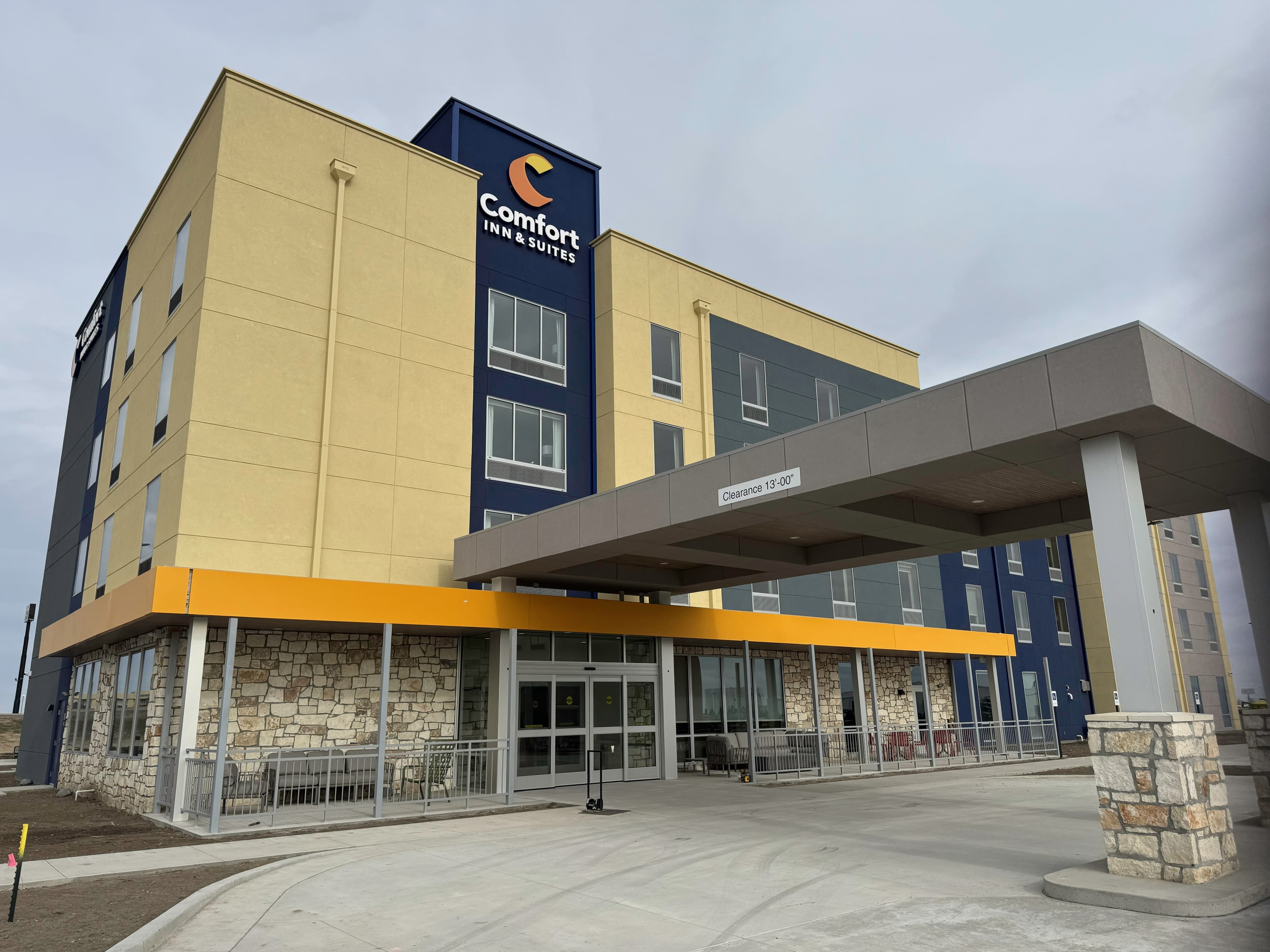Comfort Inn & Suites Colby - Image 1