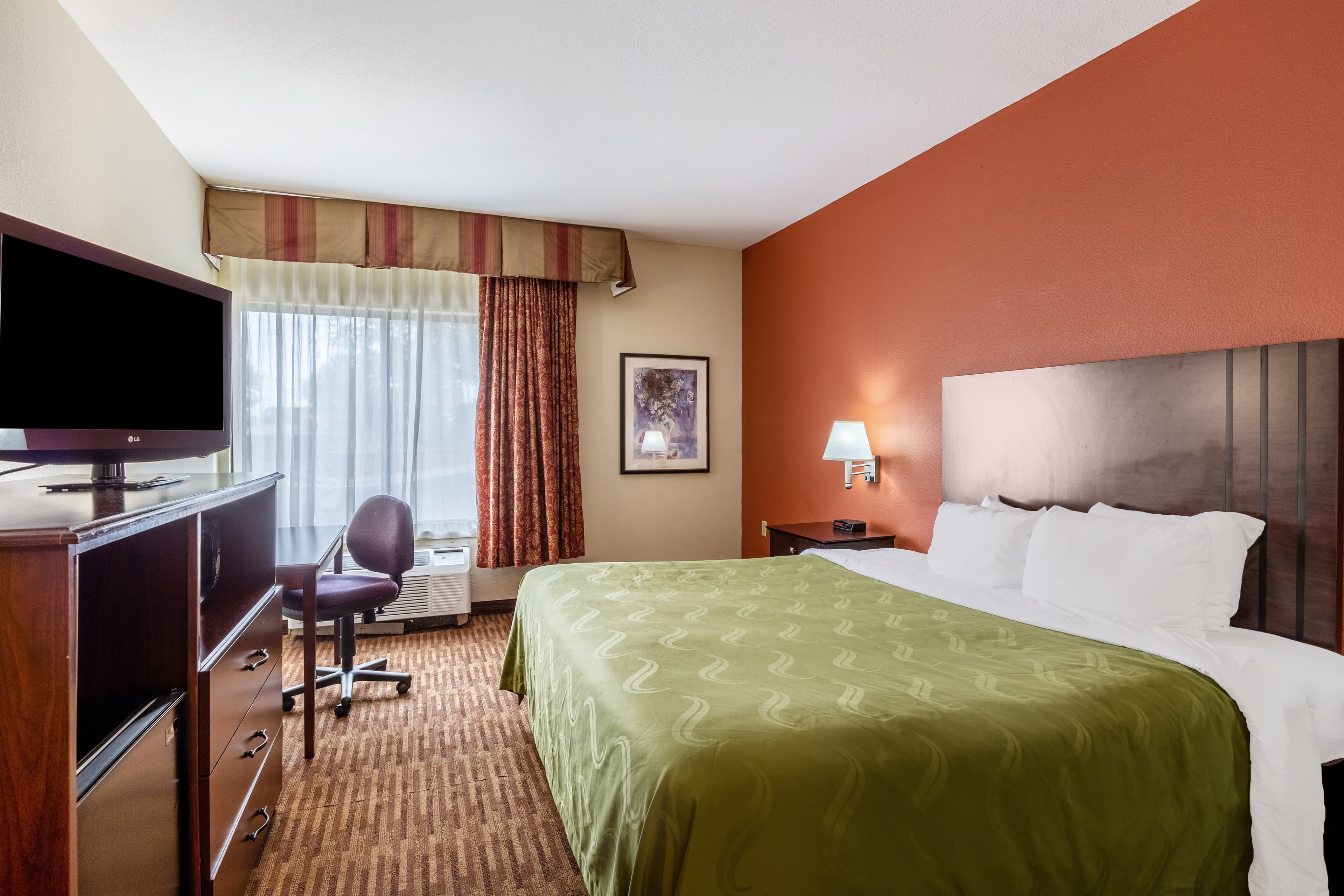 Quality Inn & Suites Lawrence - University Area - Image 2