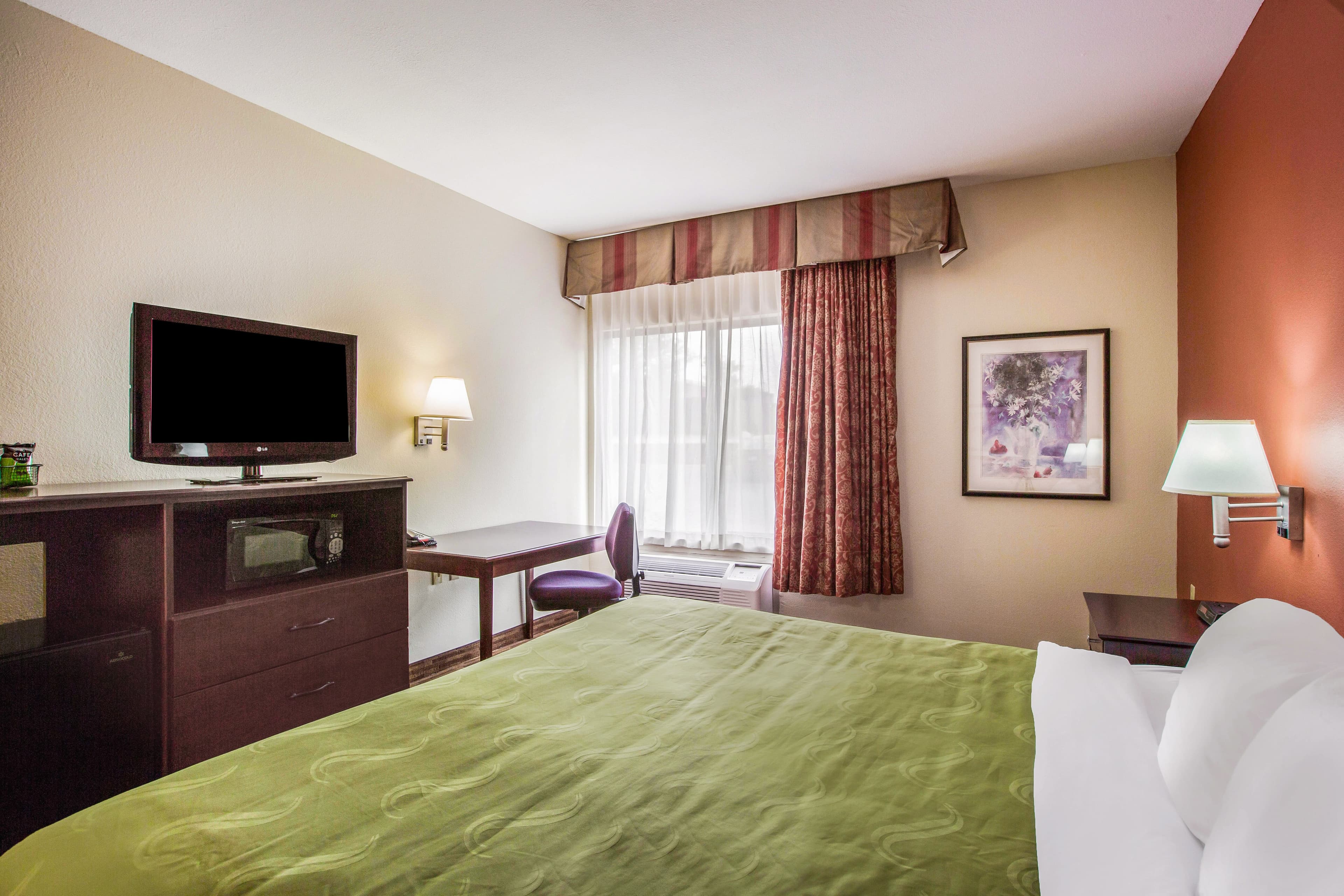 Quality Inn & Suites Lawrence - University Area - Image 3