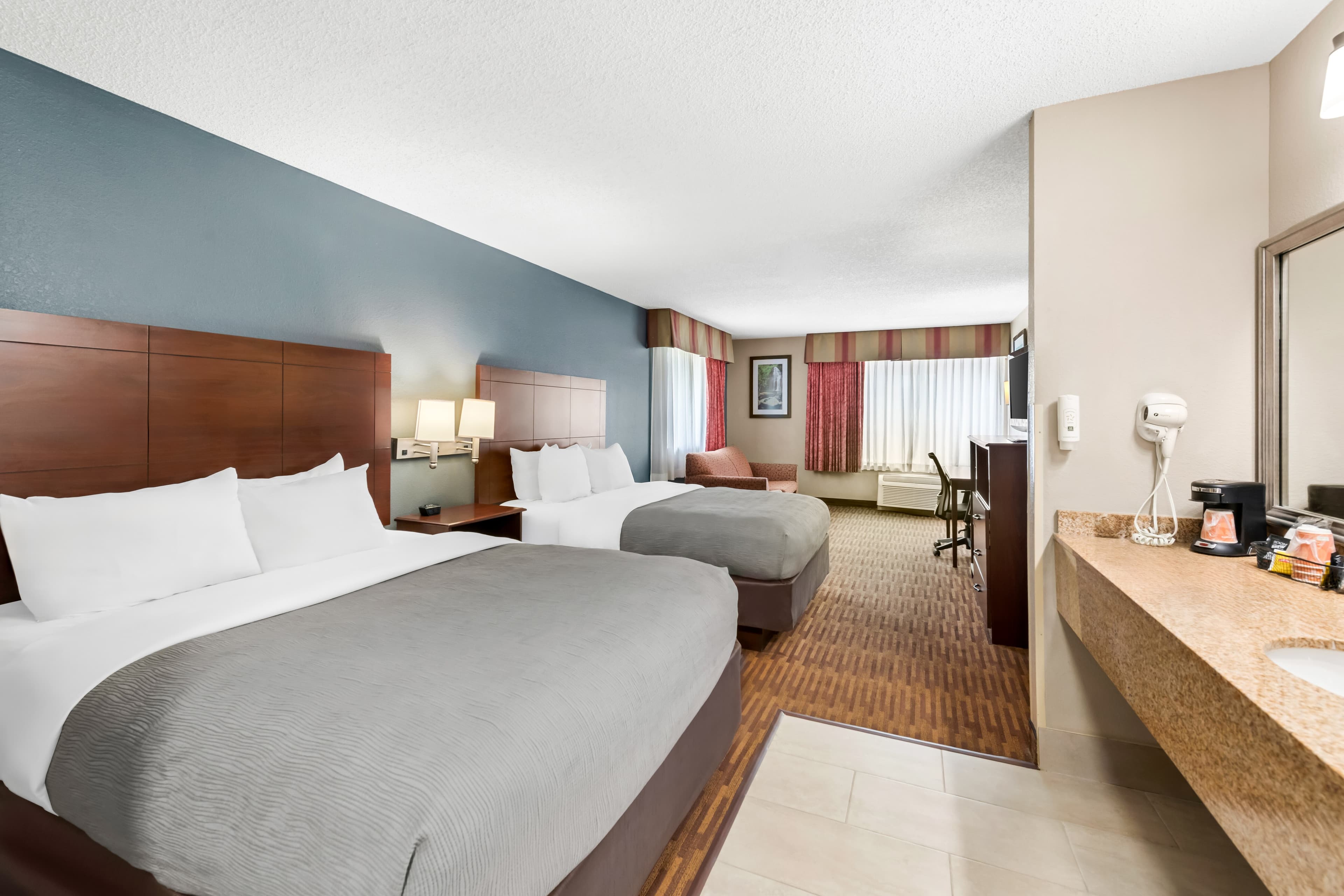 Quality Inn & Suites Lawrence - University Area — 7