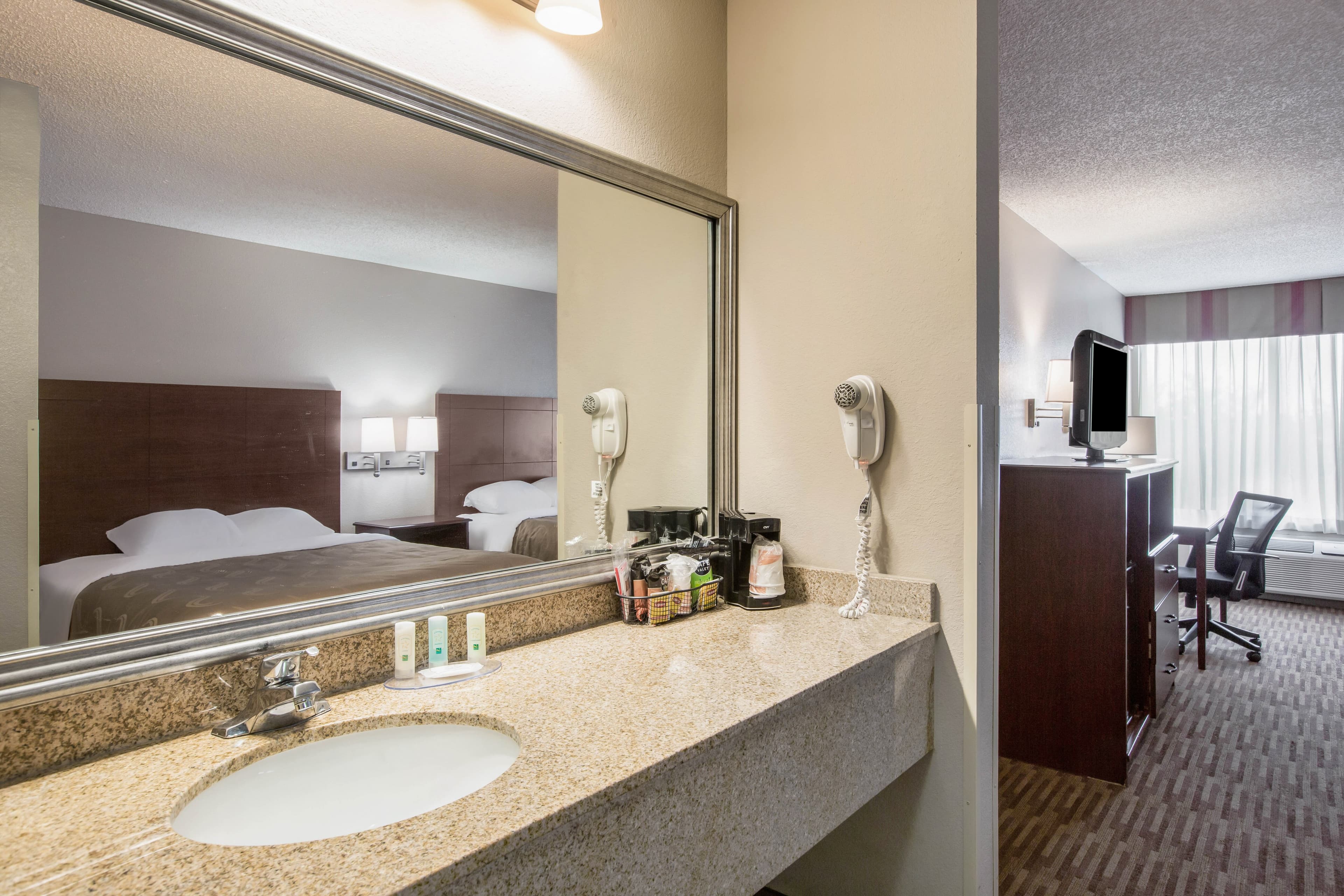 Quality Inn & Suites Lawrence - University Area — 16
