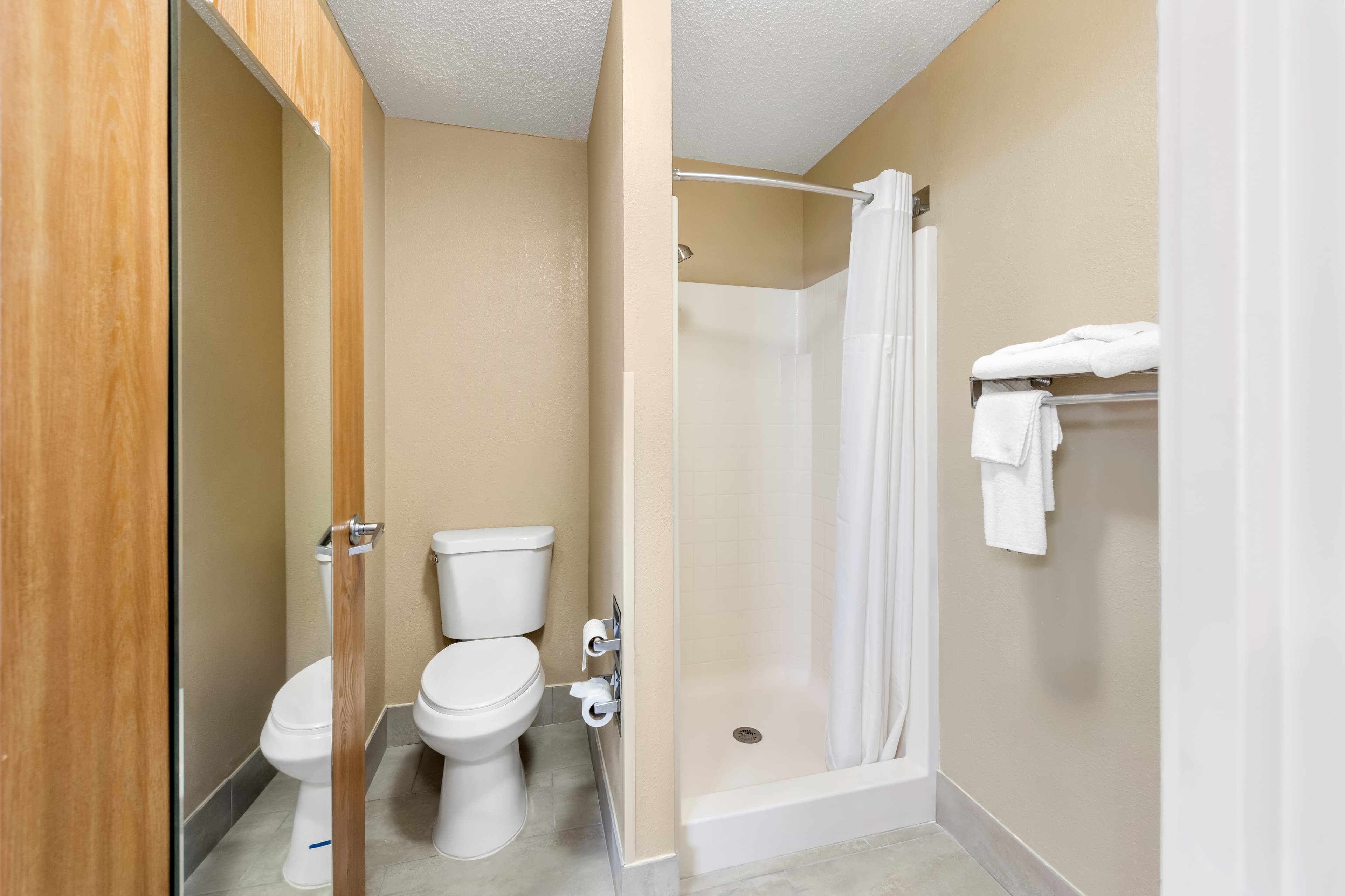 Quality Inn & Suites Lawrence - University Area — 17