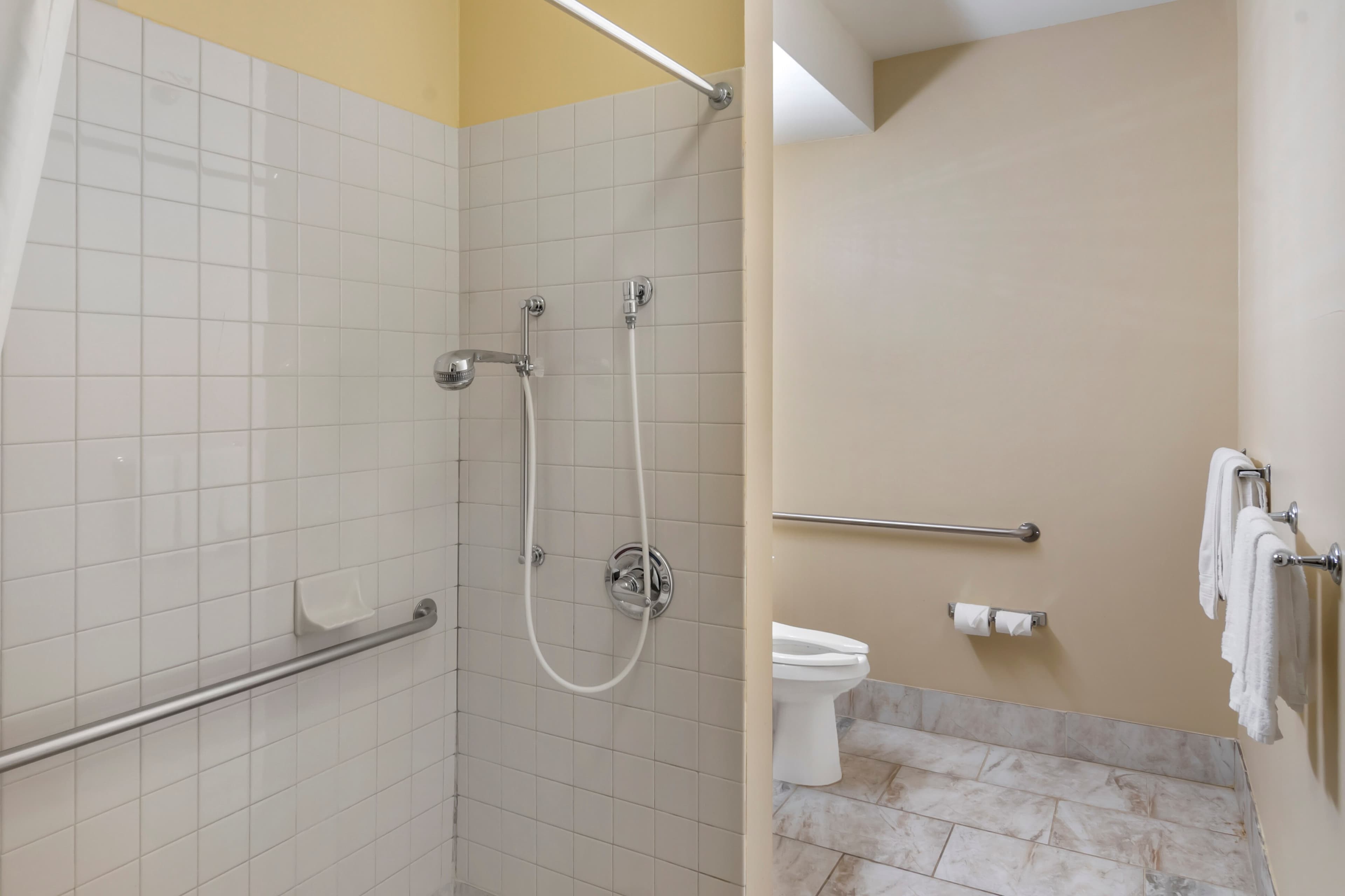 Quality Inn Overland Park Kansas City — 11