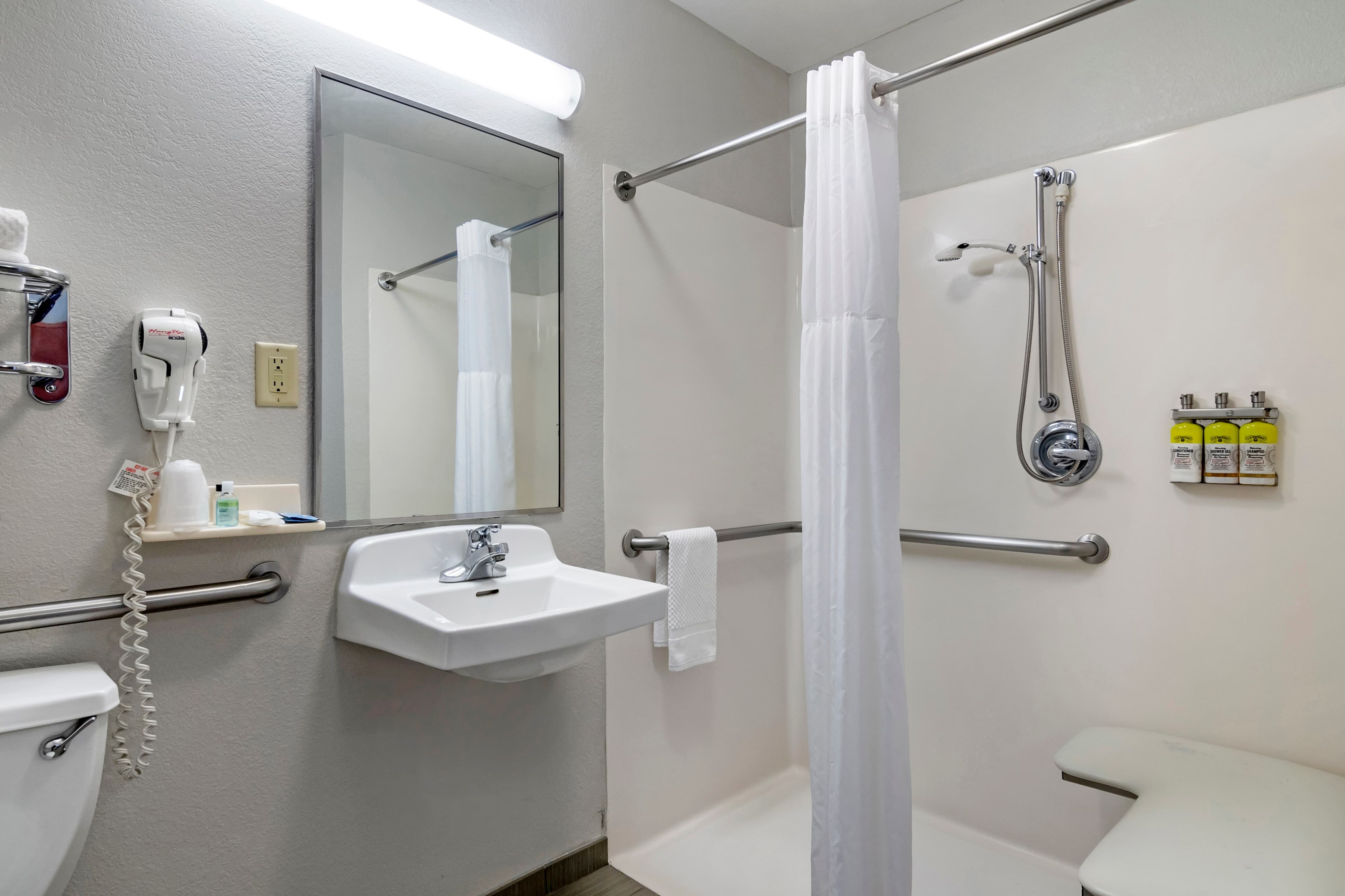 MainStay Suites Emporia — 11
