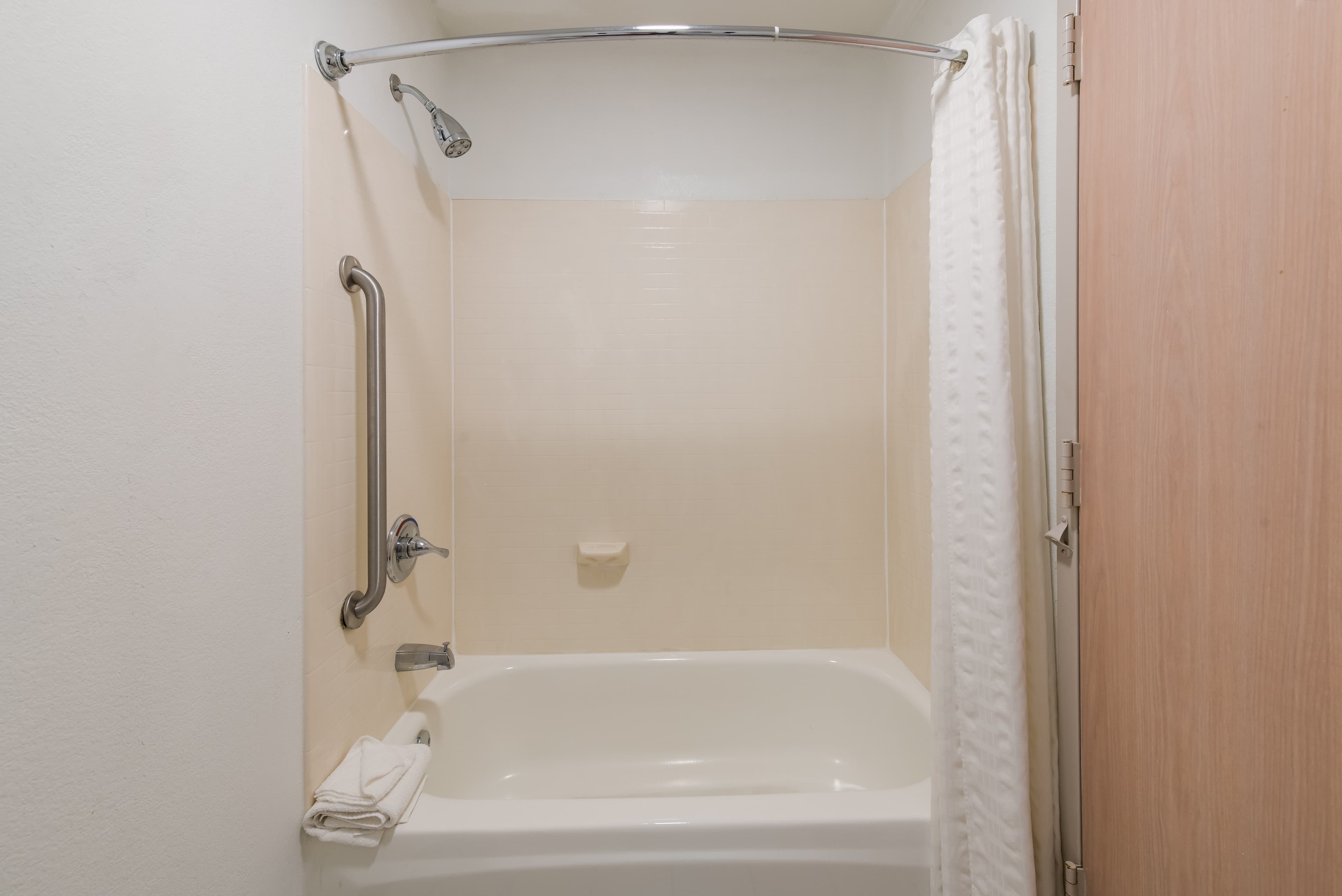 Country Inn & Suites by Radisson, Wichita East, KS — 16
