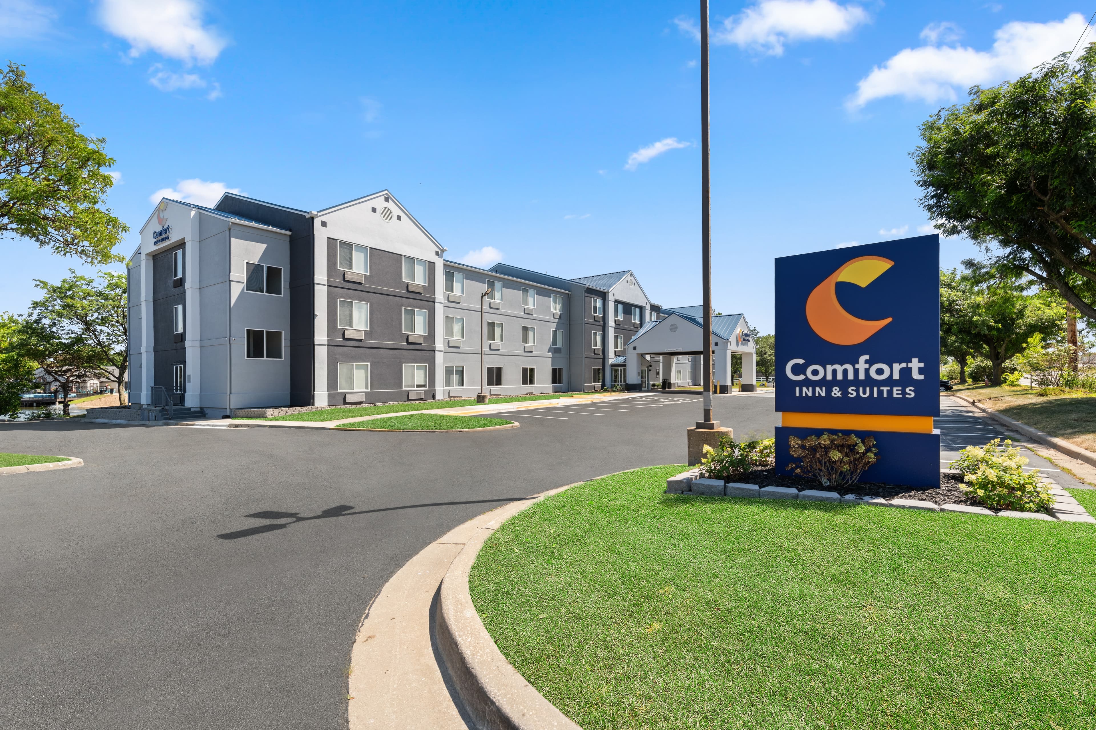 Comfort Inn & Suites Olathe - Kansas City - Image 1