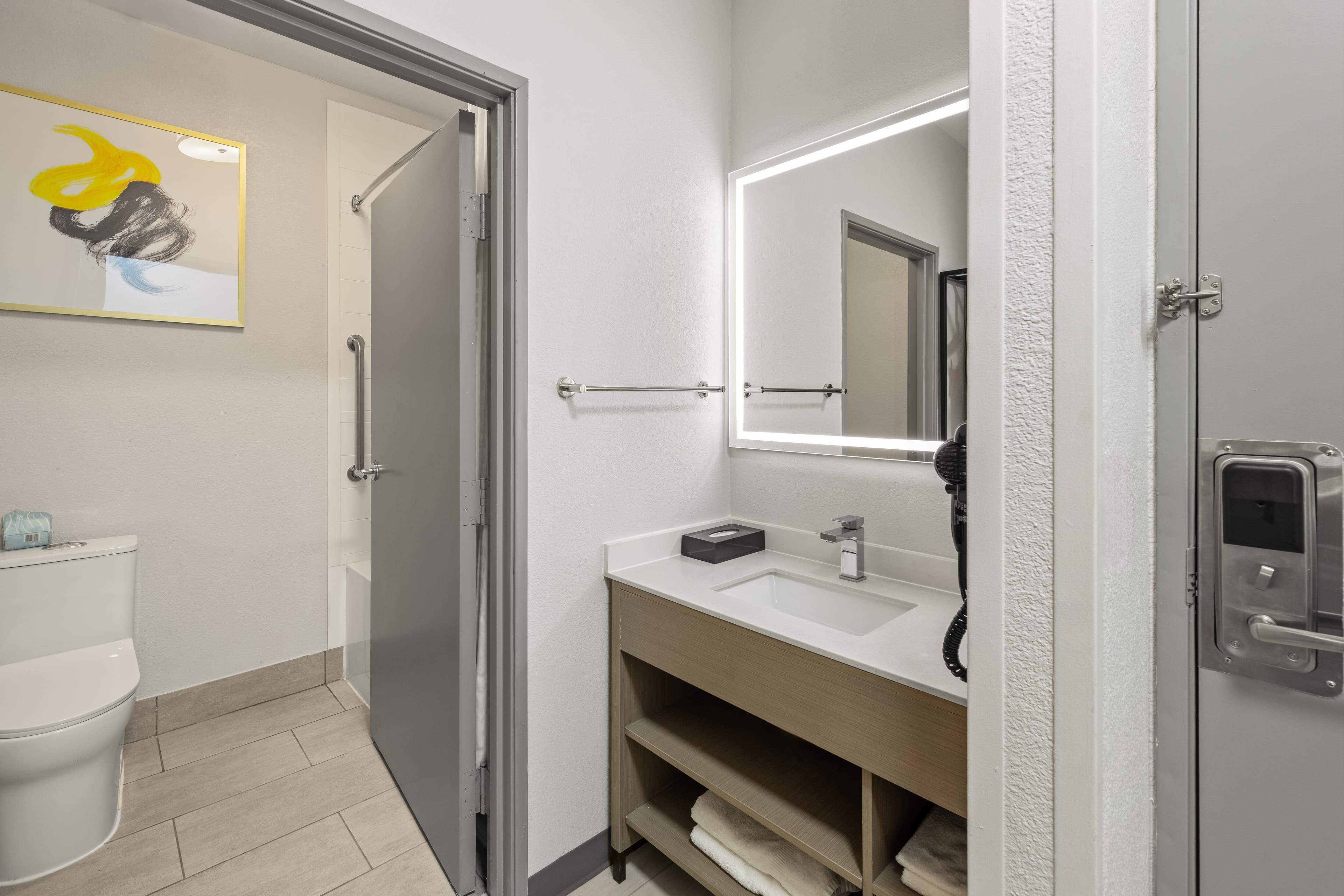 Comfort Inn & Suites Olathe - Kansas City — 9