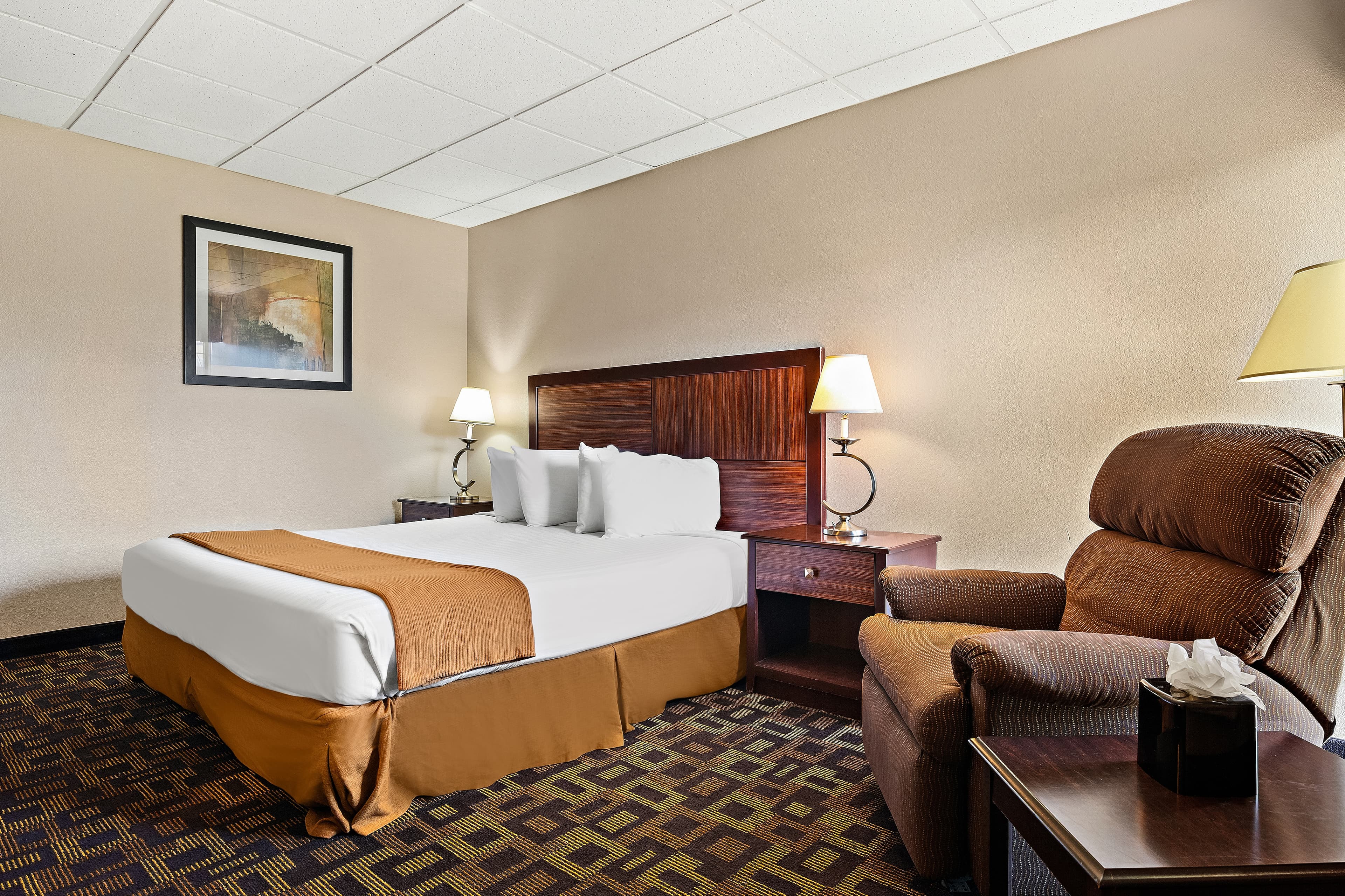 Rodeway Inn McPherson East — 5